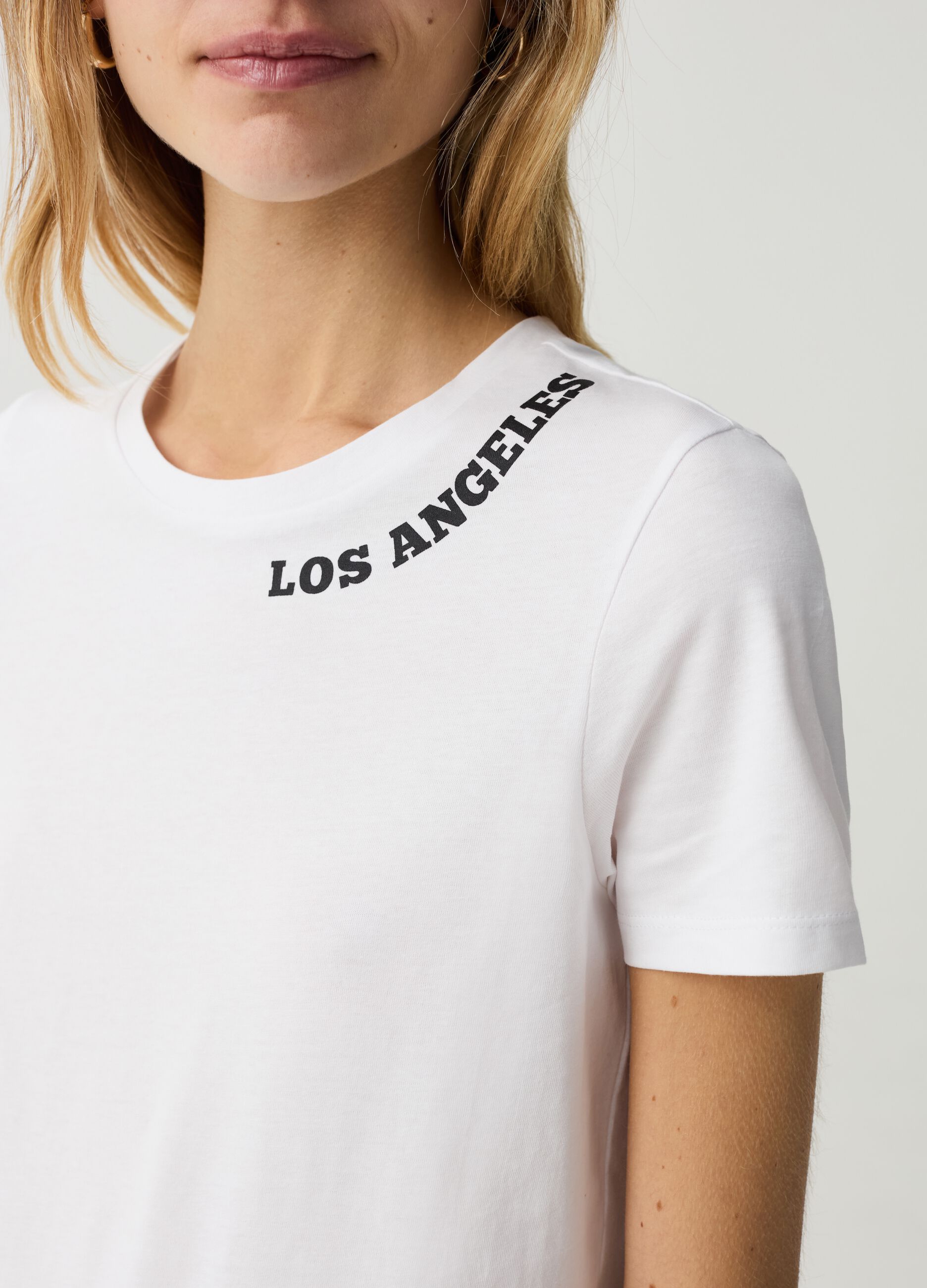 T-shirt Essential girocollo con stampa lettering