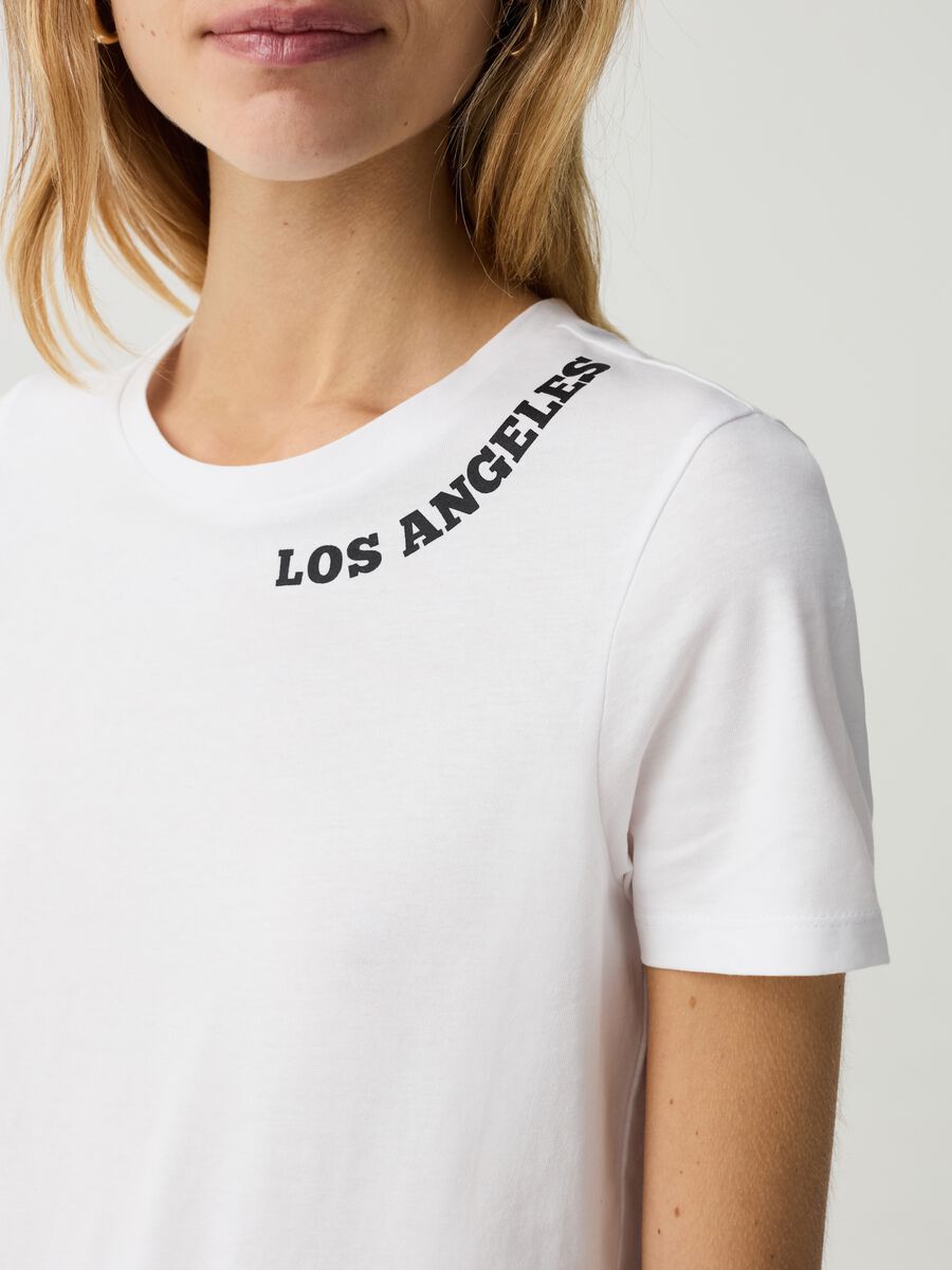 T-shirt Essential girocollo con stampa lettering_1
