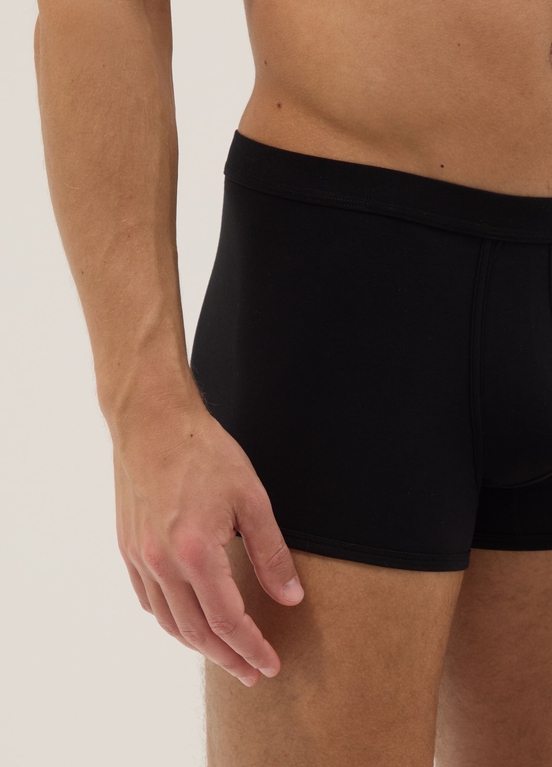 Pack de 3 boxers pretos em algod&atilde;o el&aacute;stico, corte regular