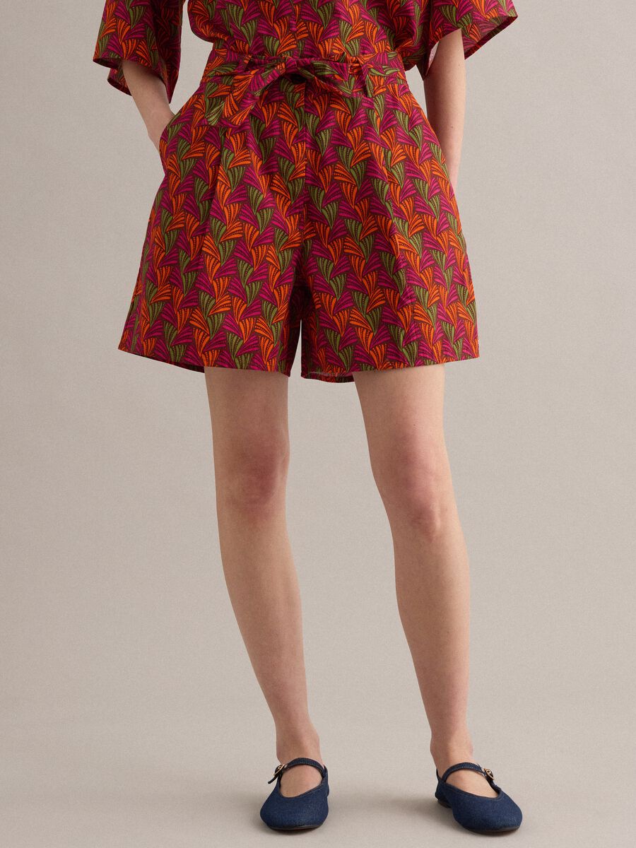 Short rojo de algod&oacute;n puro con estampado_1