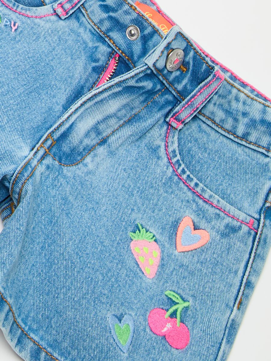 Denim shorts with five pockets and embroidery_2