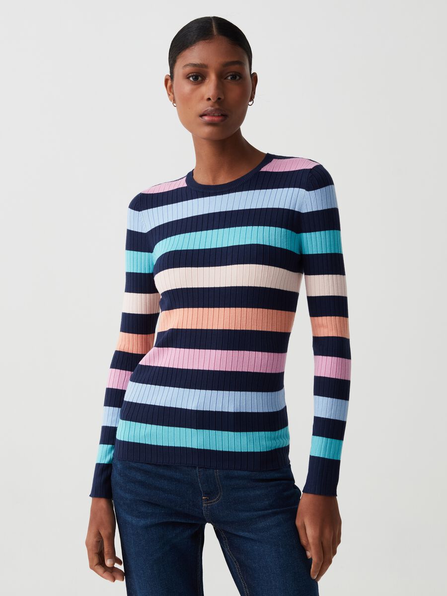 Flat ribbed top with striped pattern_0