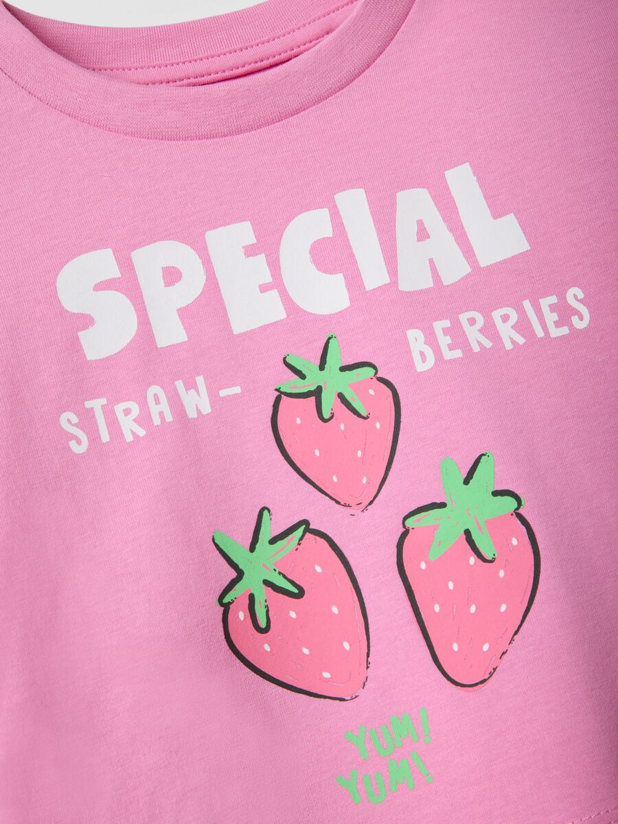 Pink pure cotton T-shirt for girls with strawberry print_3
