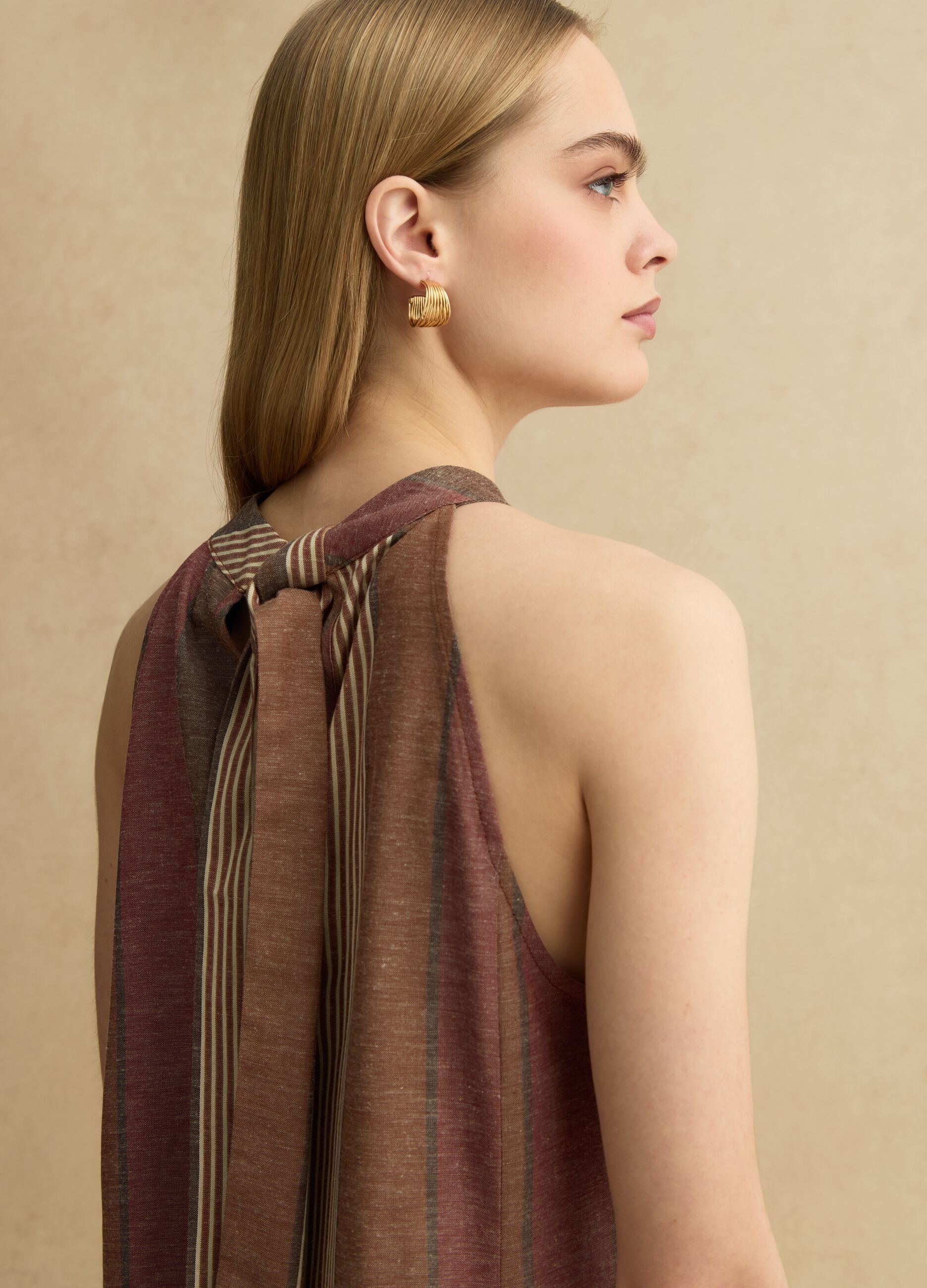 Multicolor gestreiftes Kleid aus Viskose- und Leinenmischung in lockerem Schnitt