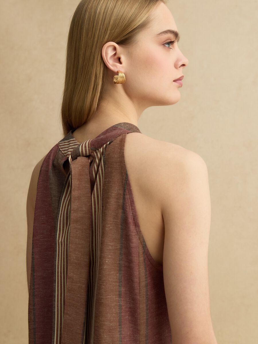 Multicolor gestreiftes Kleid aus Viskose- und Leinenmischung in lockerem Schnitt_4