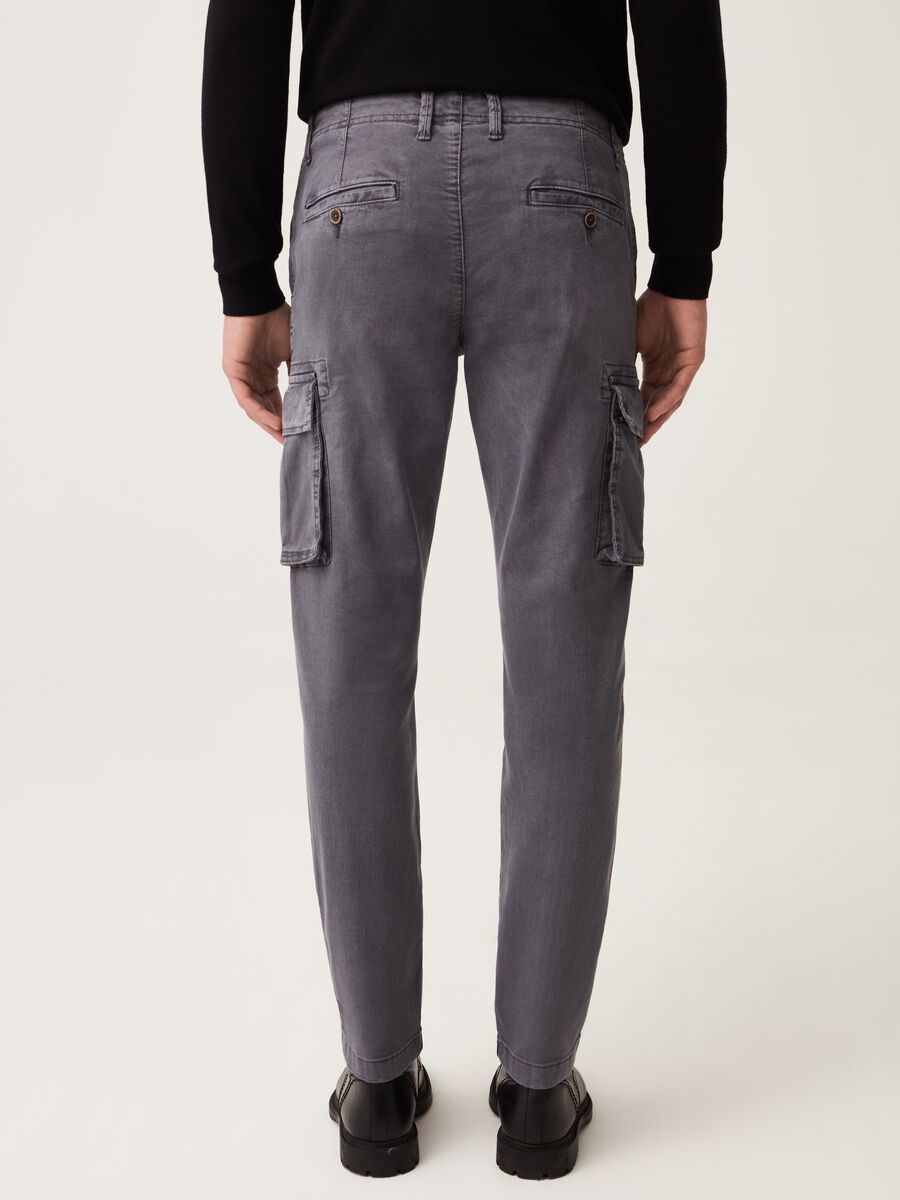 Cargo trousers in textured cotton_2