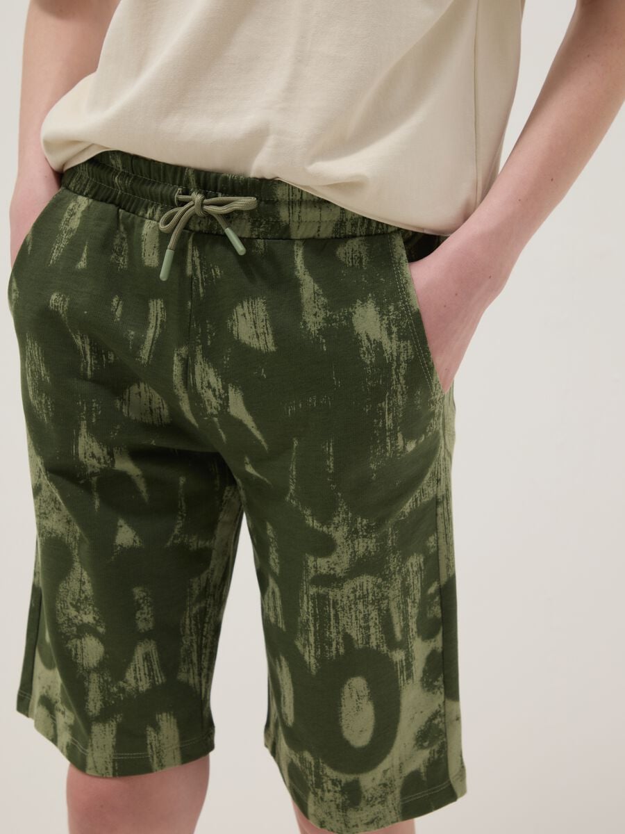 Boy's regular fit green print pure cotton shorts_2