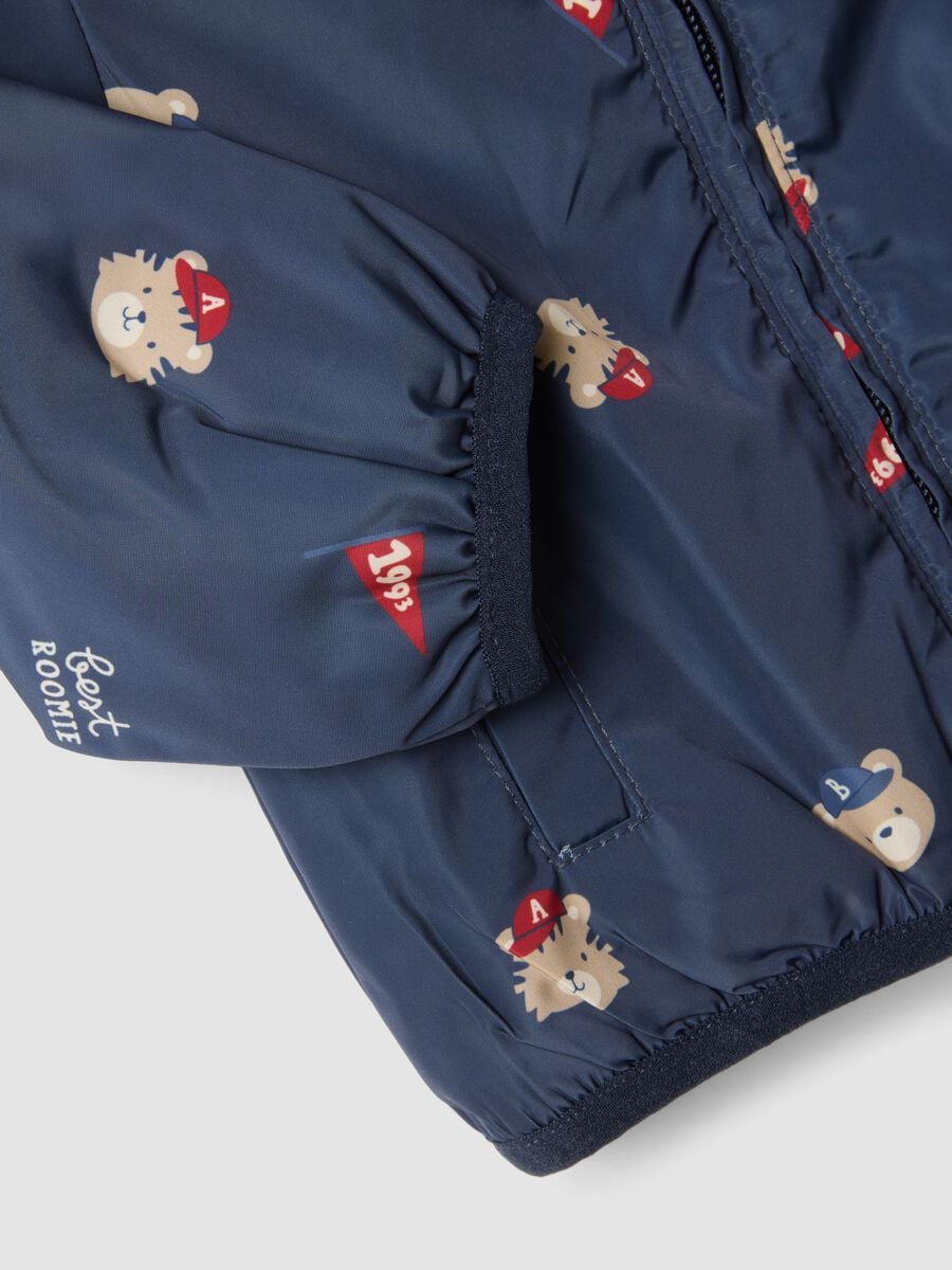 Giacca blu con cappuccio e zip con stampa orsetti per neonato_2