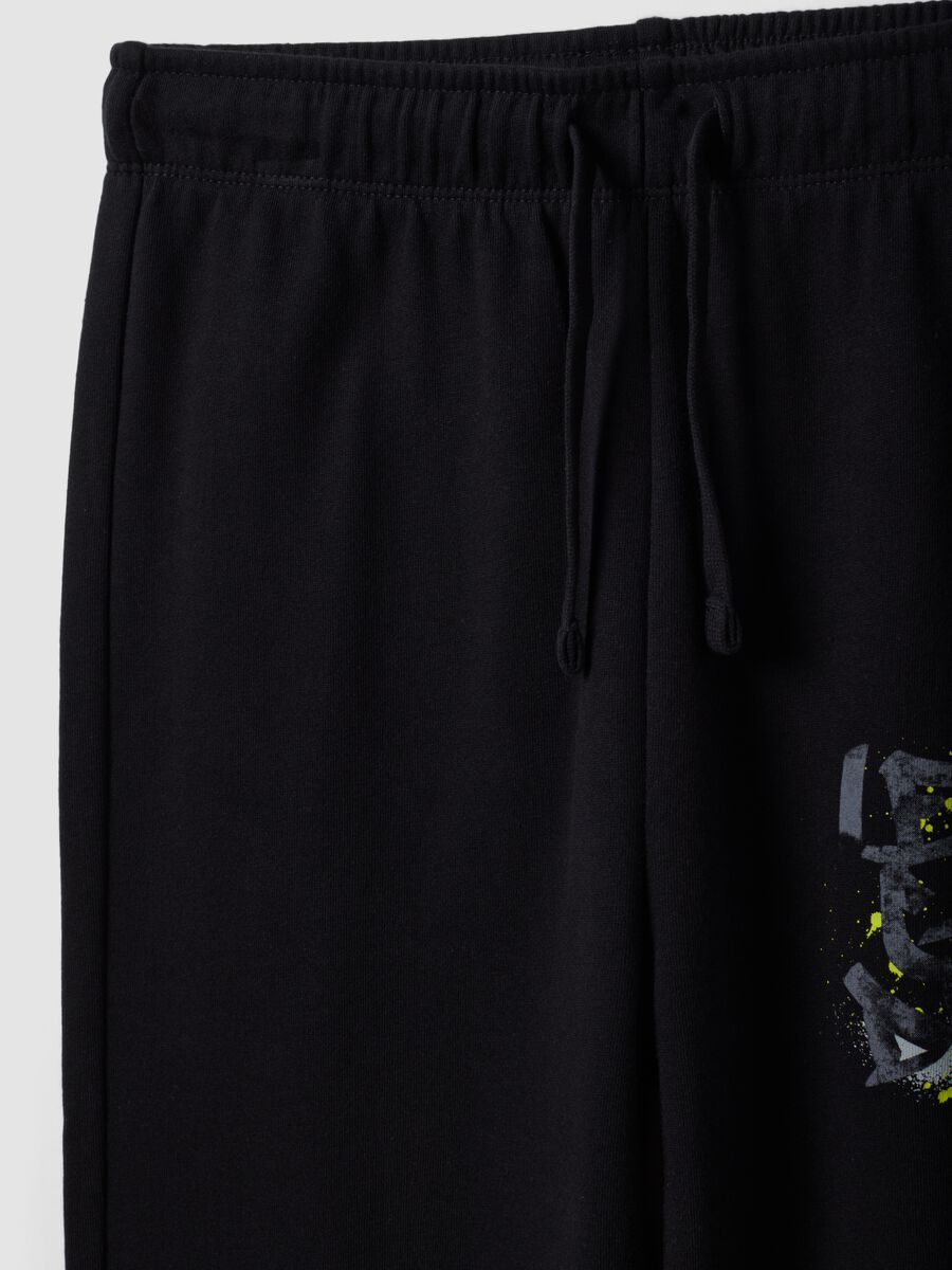 &Mu;&alpha;ύ&rho;&omicron; jogger &pi;&alpha;&nu;&tau;&epsilon;&lambda;ό&nu;&iota; &alpha;&pi;ό 100% &beta;&alpha;&mu;&beta;ά&kappa;&iota;_2