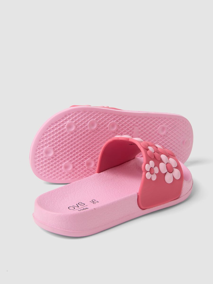 Pink sliders with floral appliqu&eacute;s_2