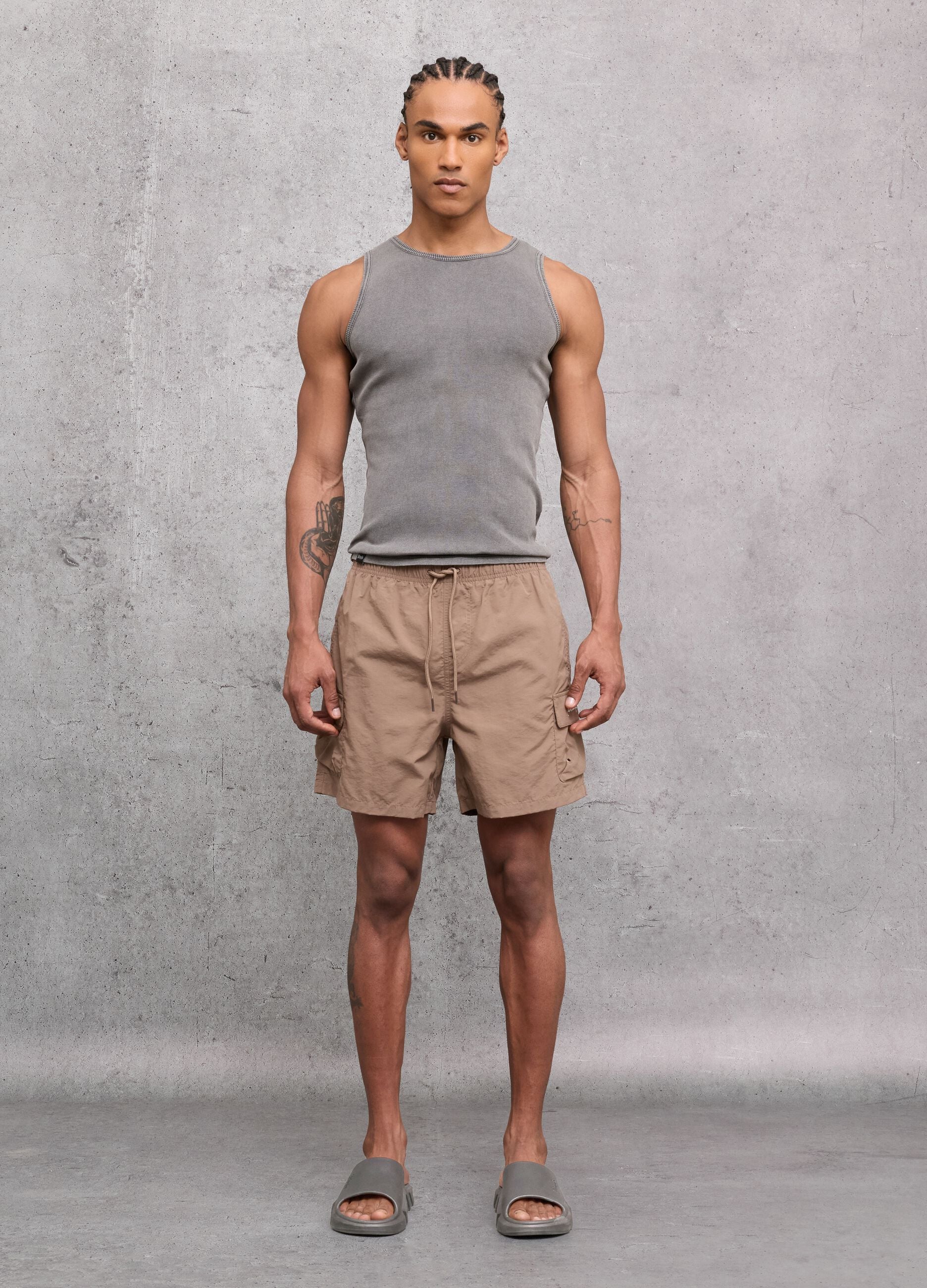 Cargo-Badeshorts in Mocha