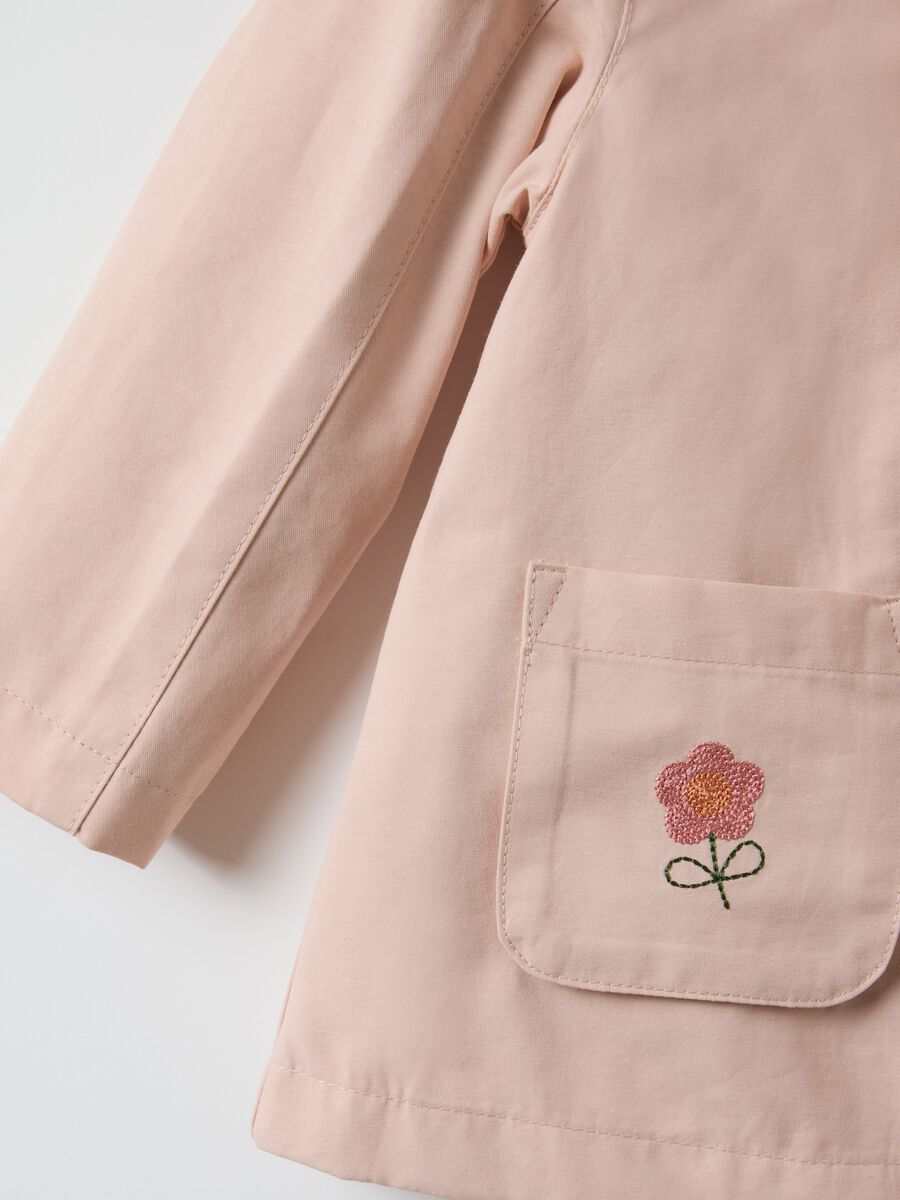 Regular fit pink cotton blend girl's jacket with hood and embroidery_2