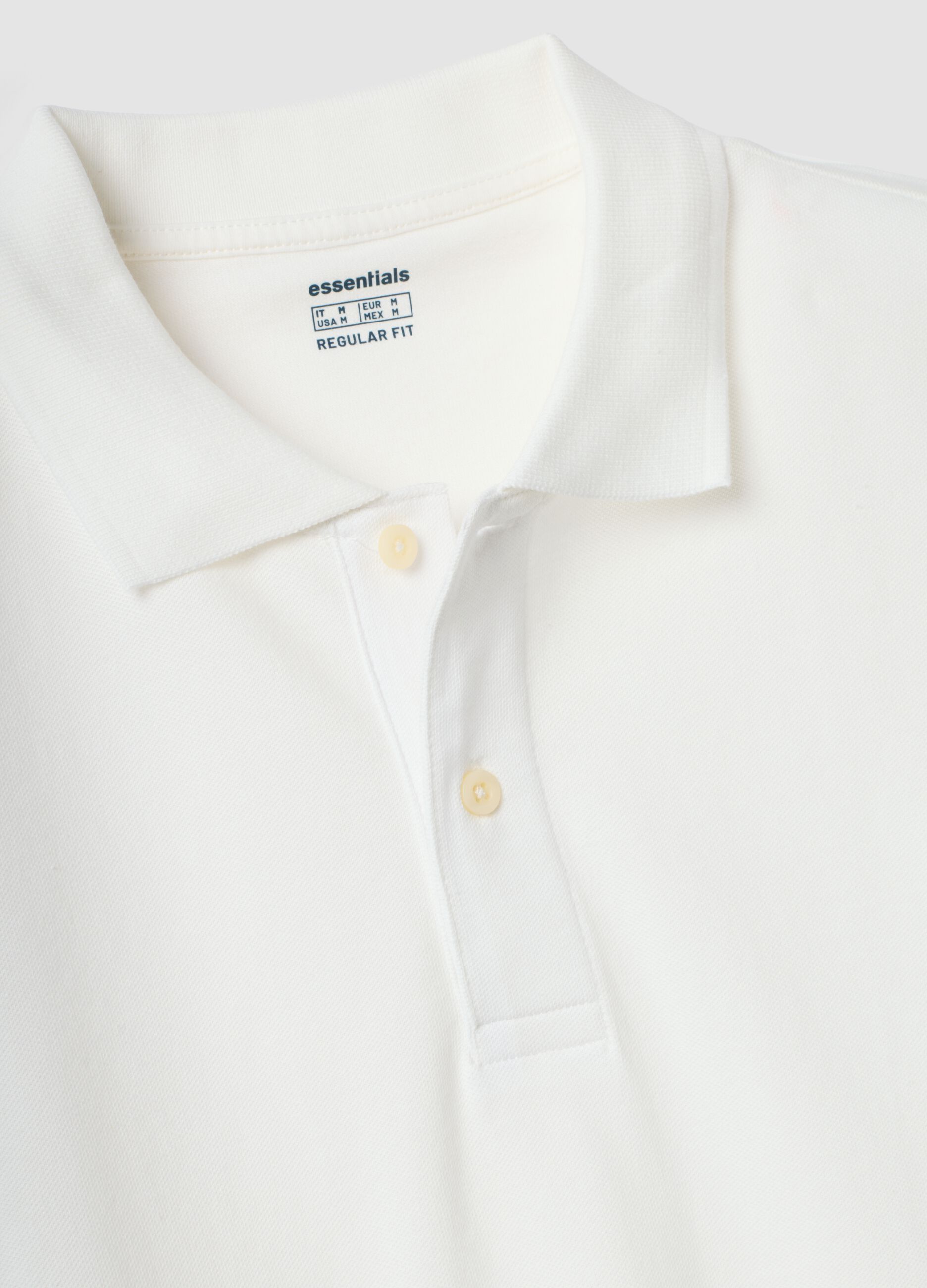 White pure cotton piqu&eacute; polo shirt with classic collar, regular fit