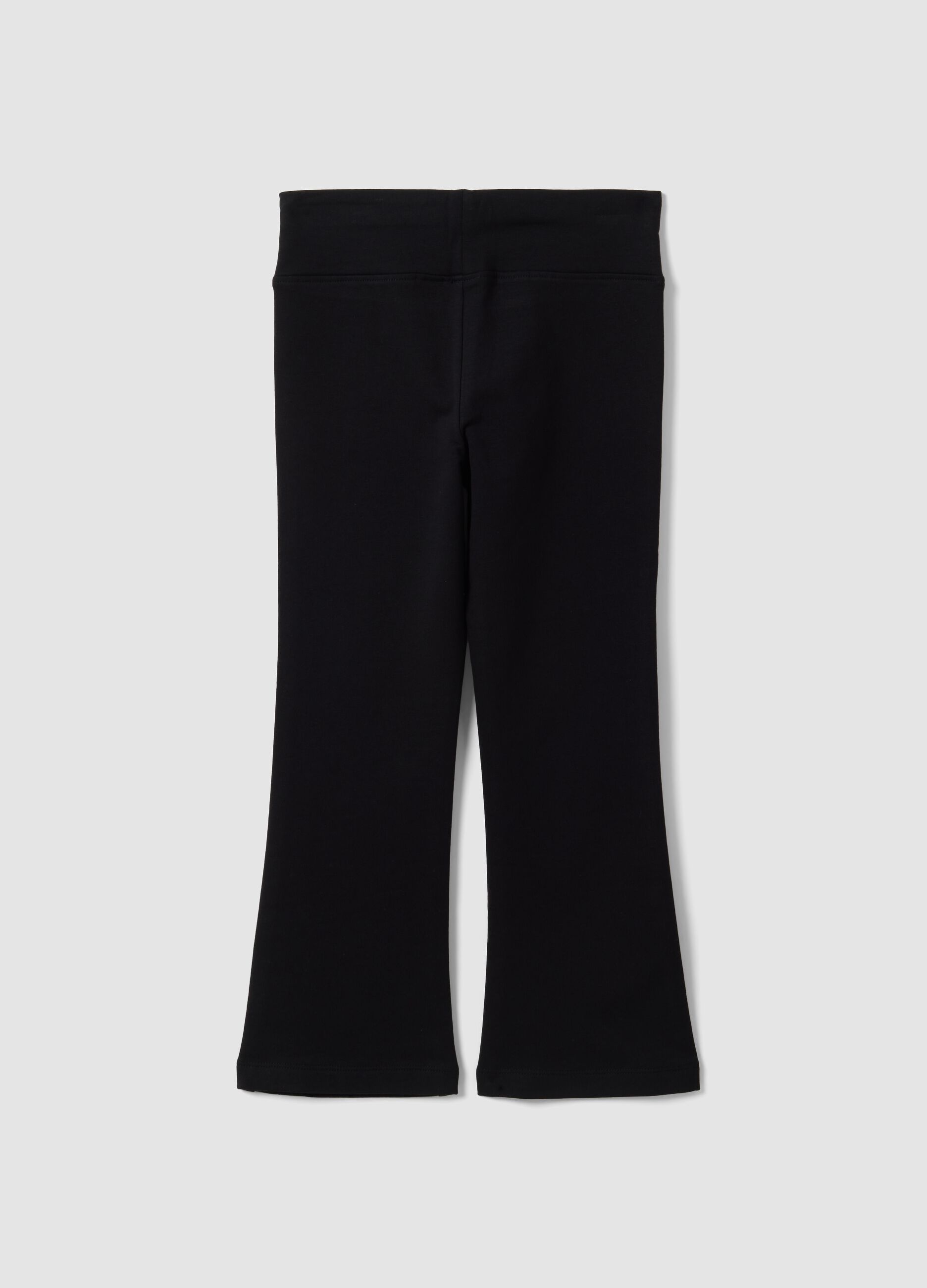 Leggings pretas em algod&atilde;o el&aacute;stico de corte regular para menina