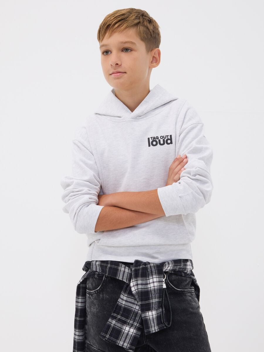 Sweat &agrave; capuche gris coupe oversize en m&eacute;lange coton et viscose pour gar&ccedil;on_1