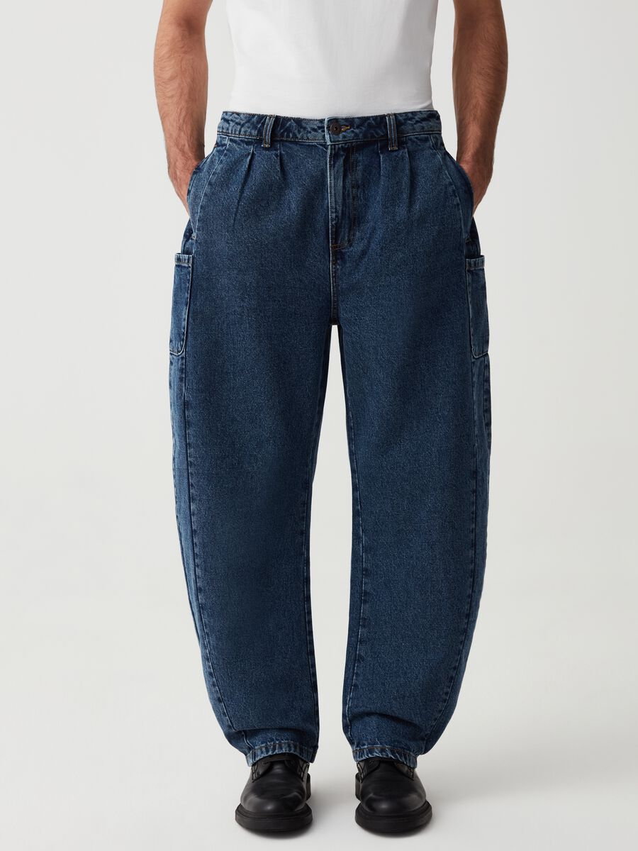 Wide-leg acid wash jeans with darts_2