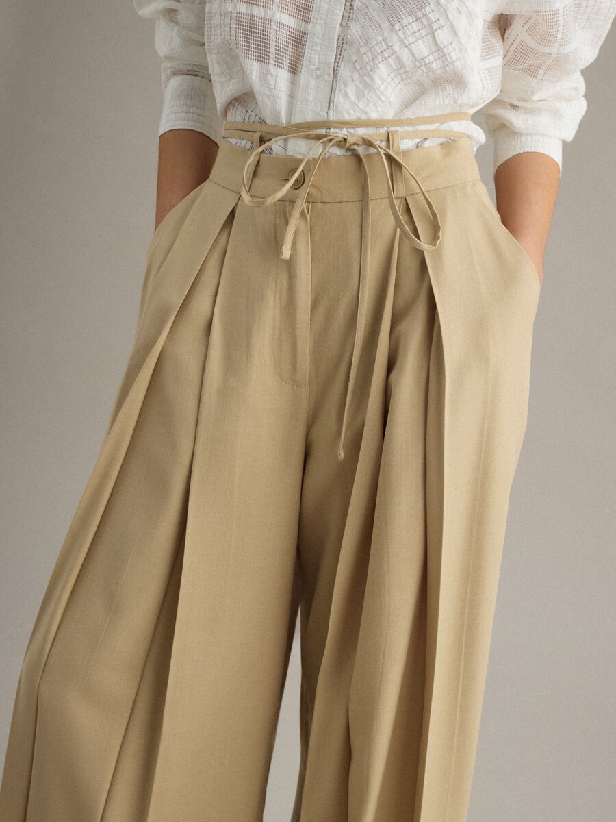 Beige viscose blend flare trousers_3