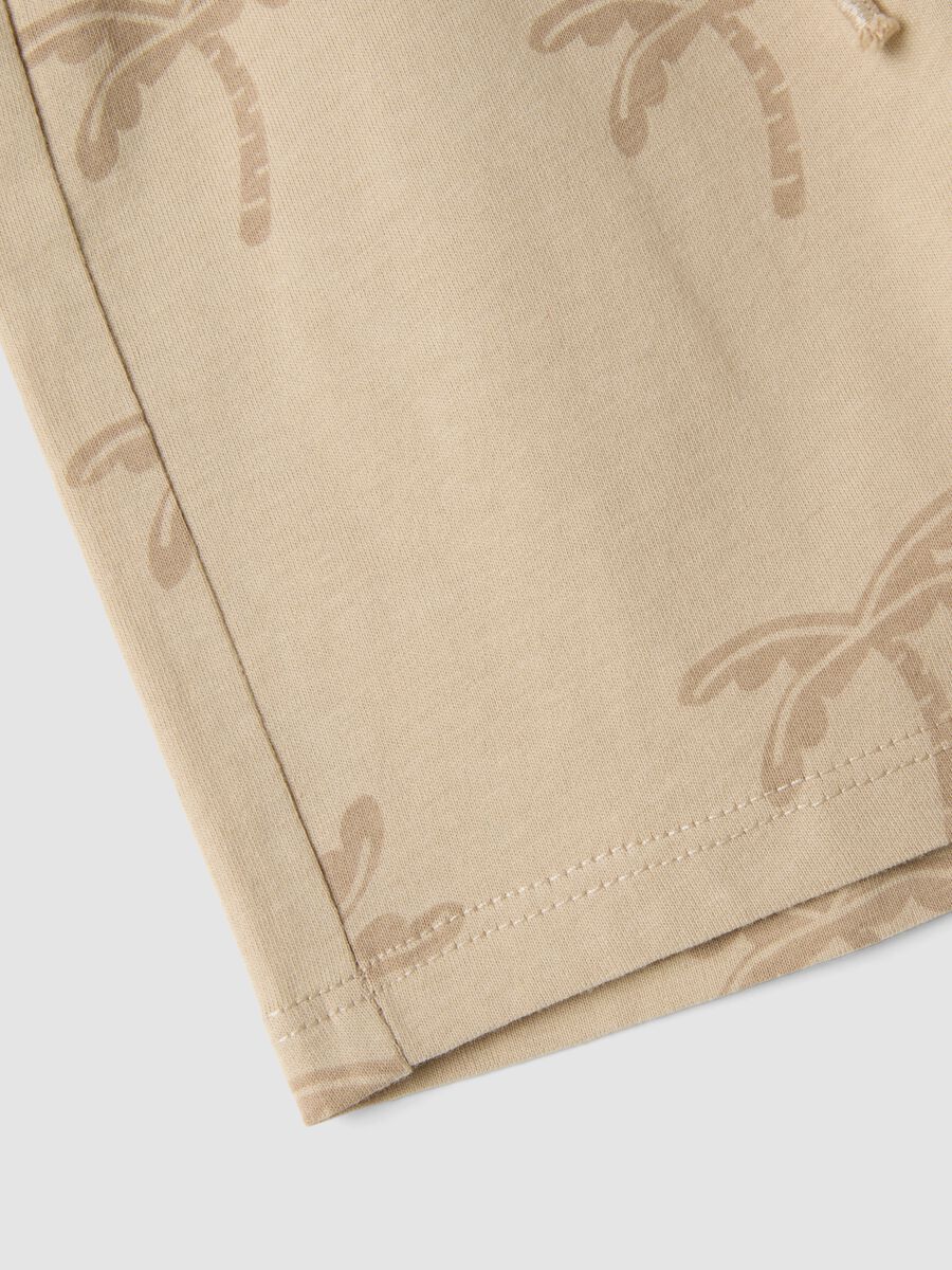 Beige organic cotton shorts with all-over print_2