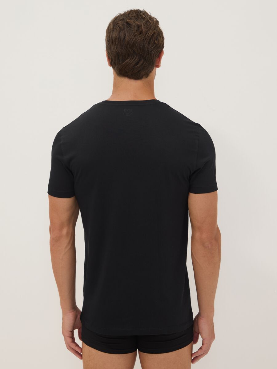 Black crew-neck T-shirt in pure Supima cotton, regular fit_3