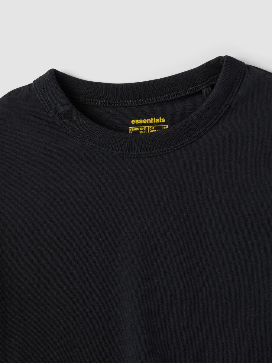 T-shirt preta em algod&atilde;o puro com gola canelada para rapariga_2