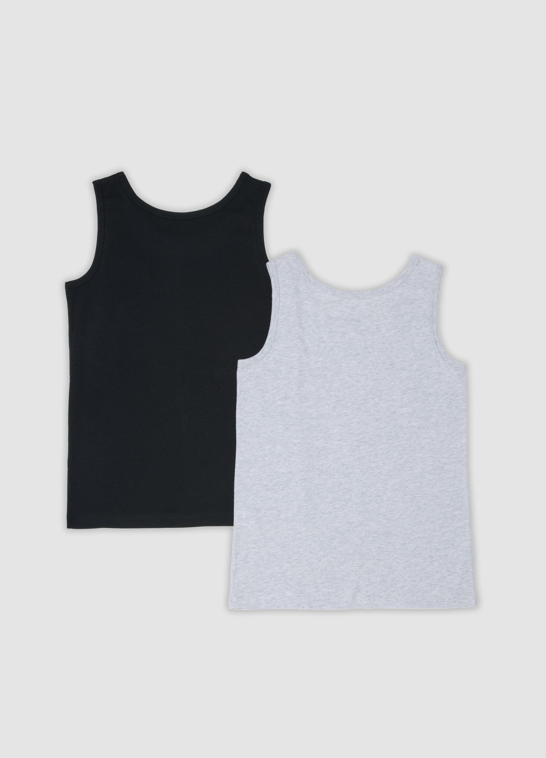 2-pack boys&rsquo; grey and black organic cotton vests