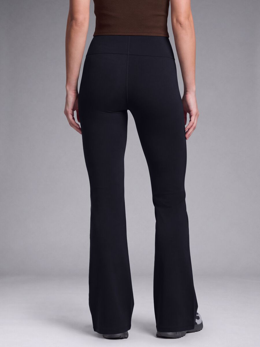 Schwarze Flared-Leggings aus Stretchmaterial &ndash; ALTAVIA STUDIO_3