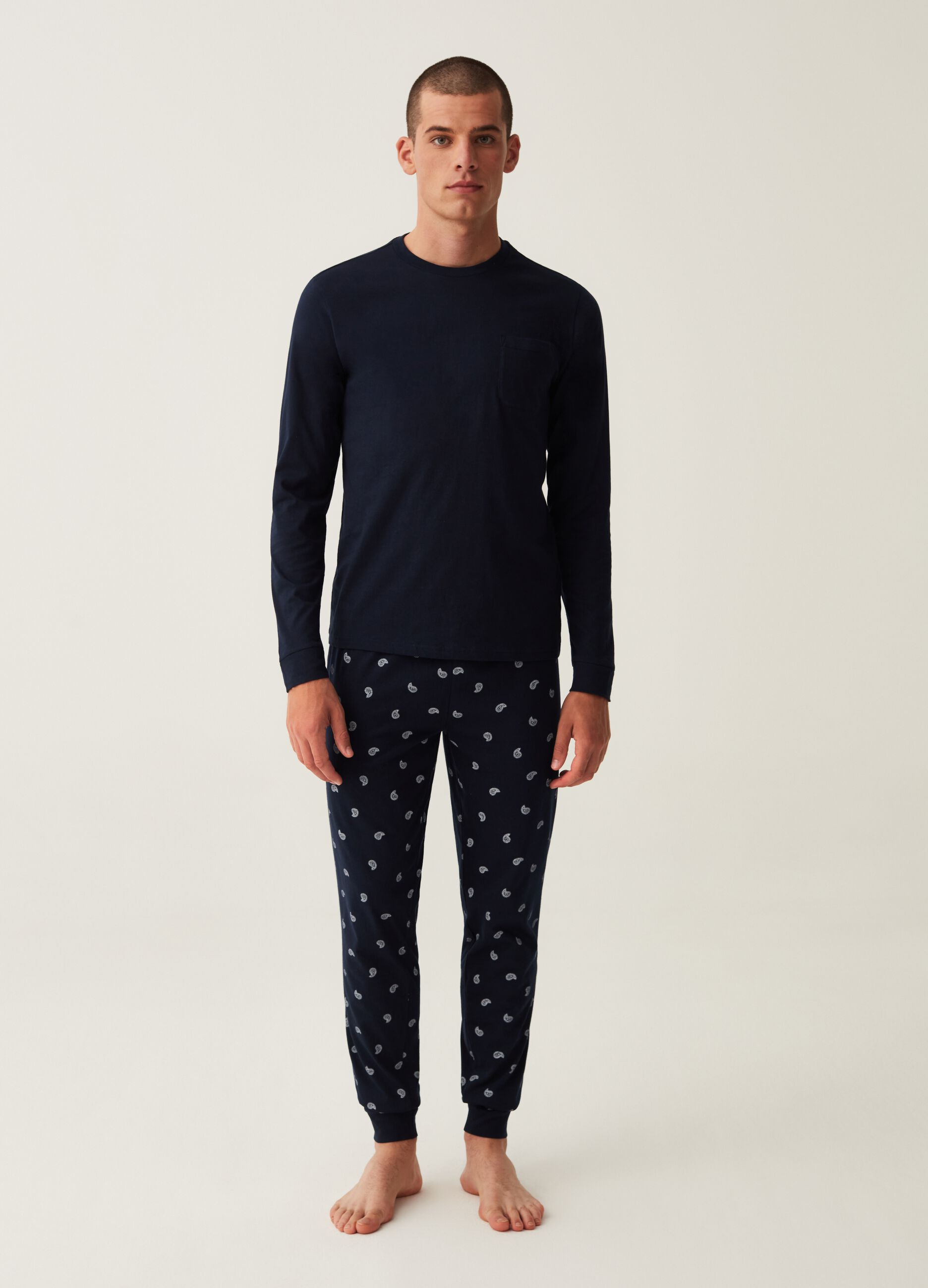 Full-length pyjamas with paisley print_0