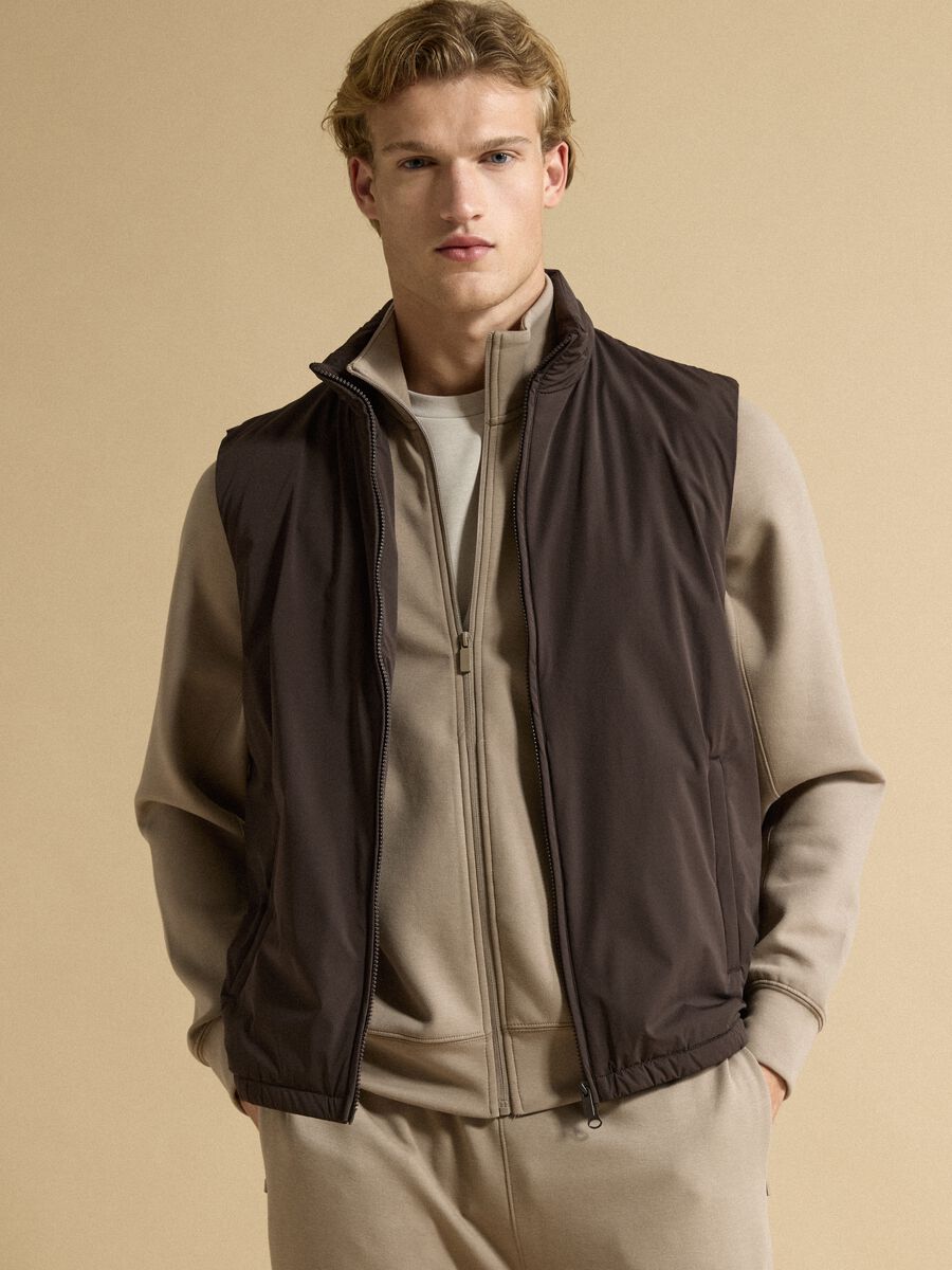 Brown stretch-fabric gilet with zip_0