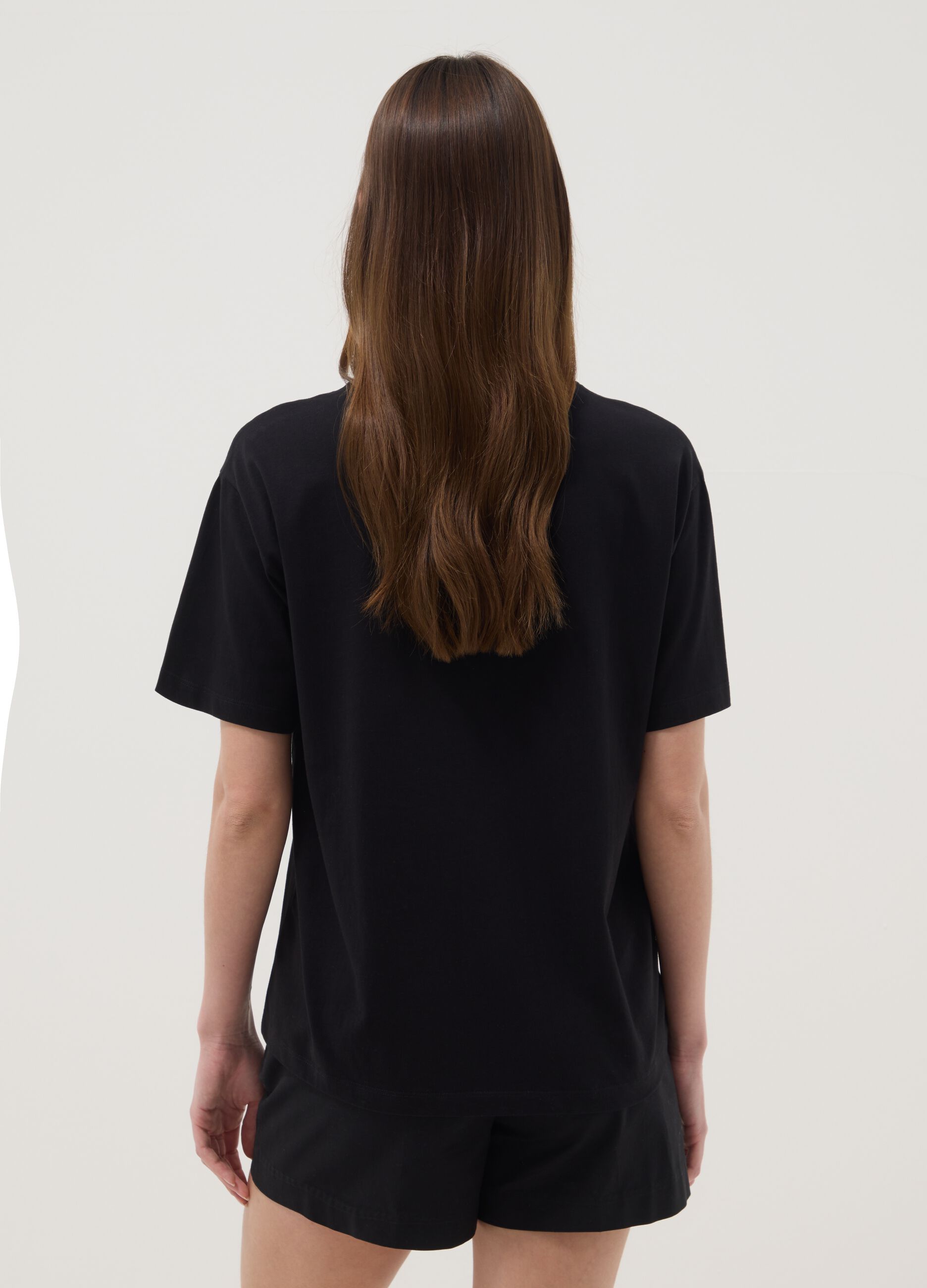 Black short-sleeved pure cotton T-shirt with graphic print