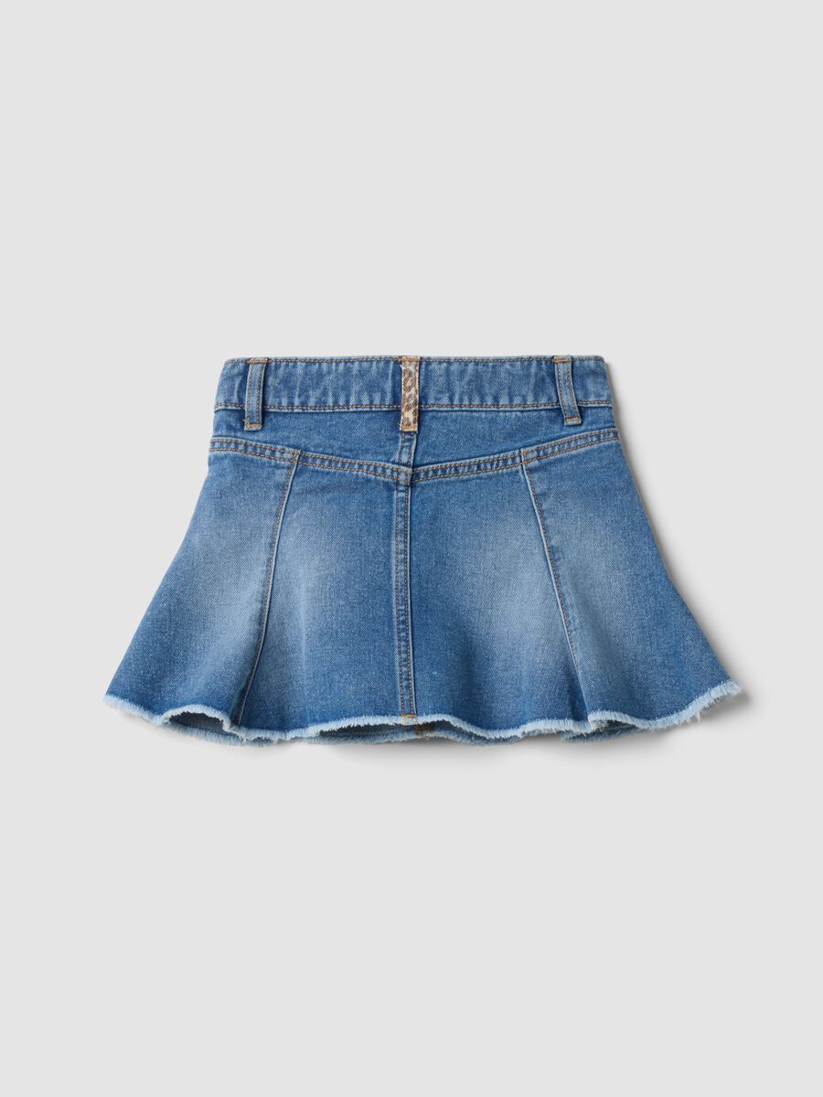 Gonna denim blu in puro cotone con orlo sfrangiato_1