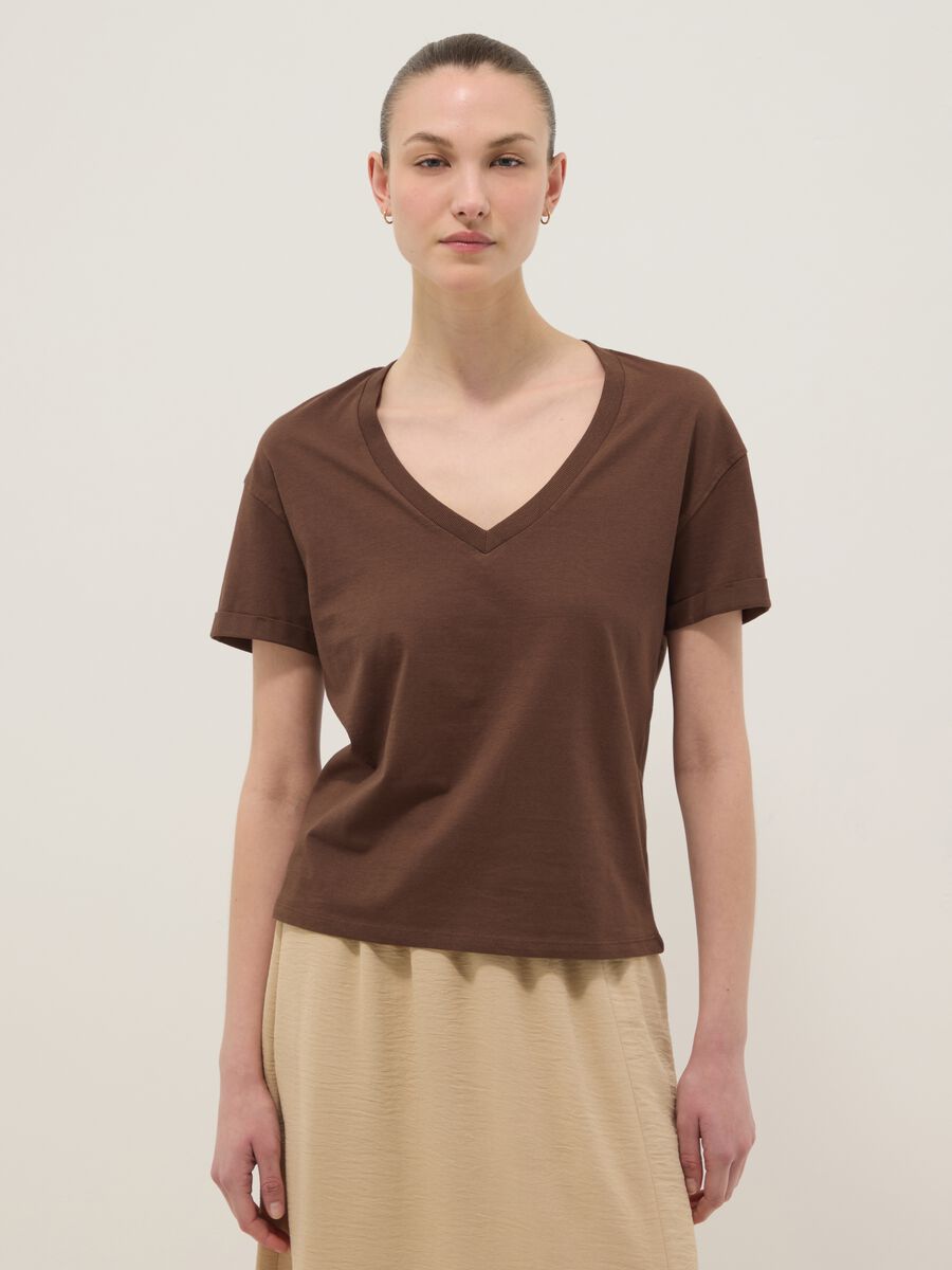 Brown pure cotton V-neck relaxed fit T-shirt_1