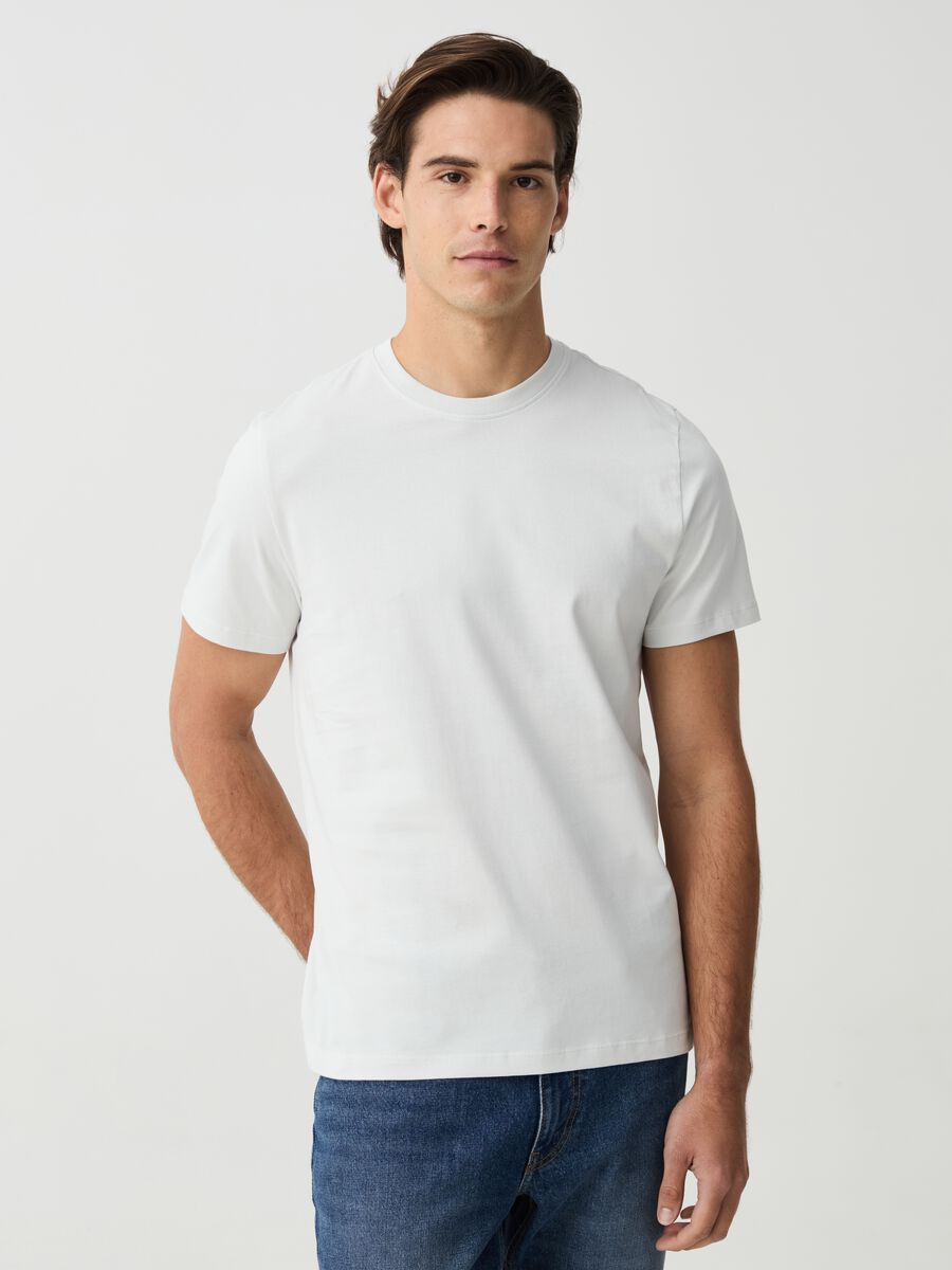 Camiseta cuello redondo de algodón orgánico_0