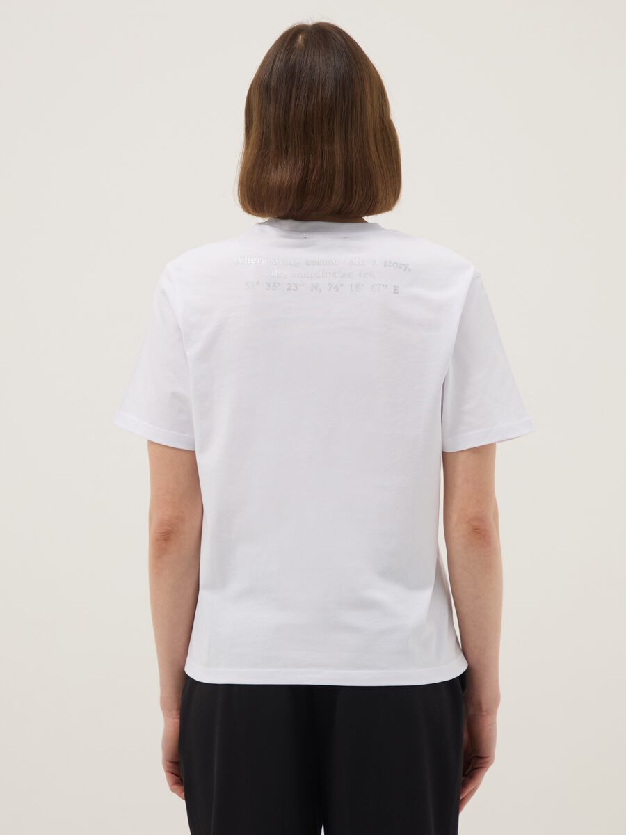 White pure cotton regular-fit T-shirt with rhinestone motif_2