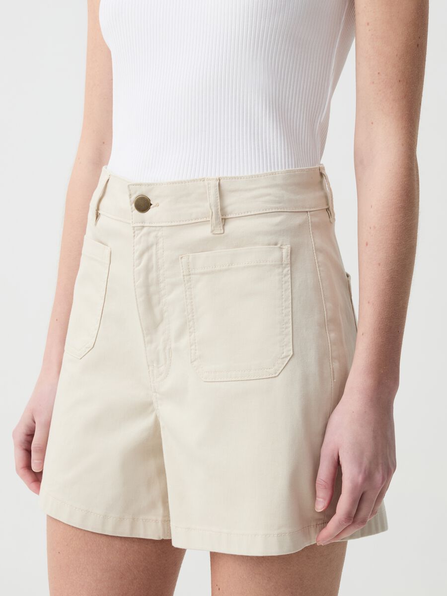 Stretch cotton shorts with pockets_1