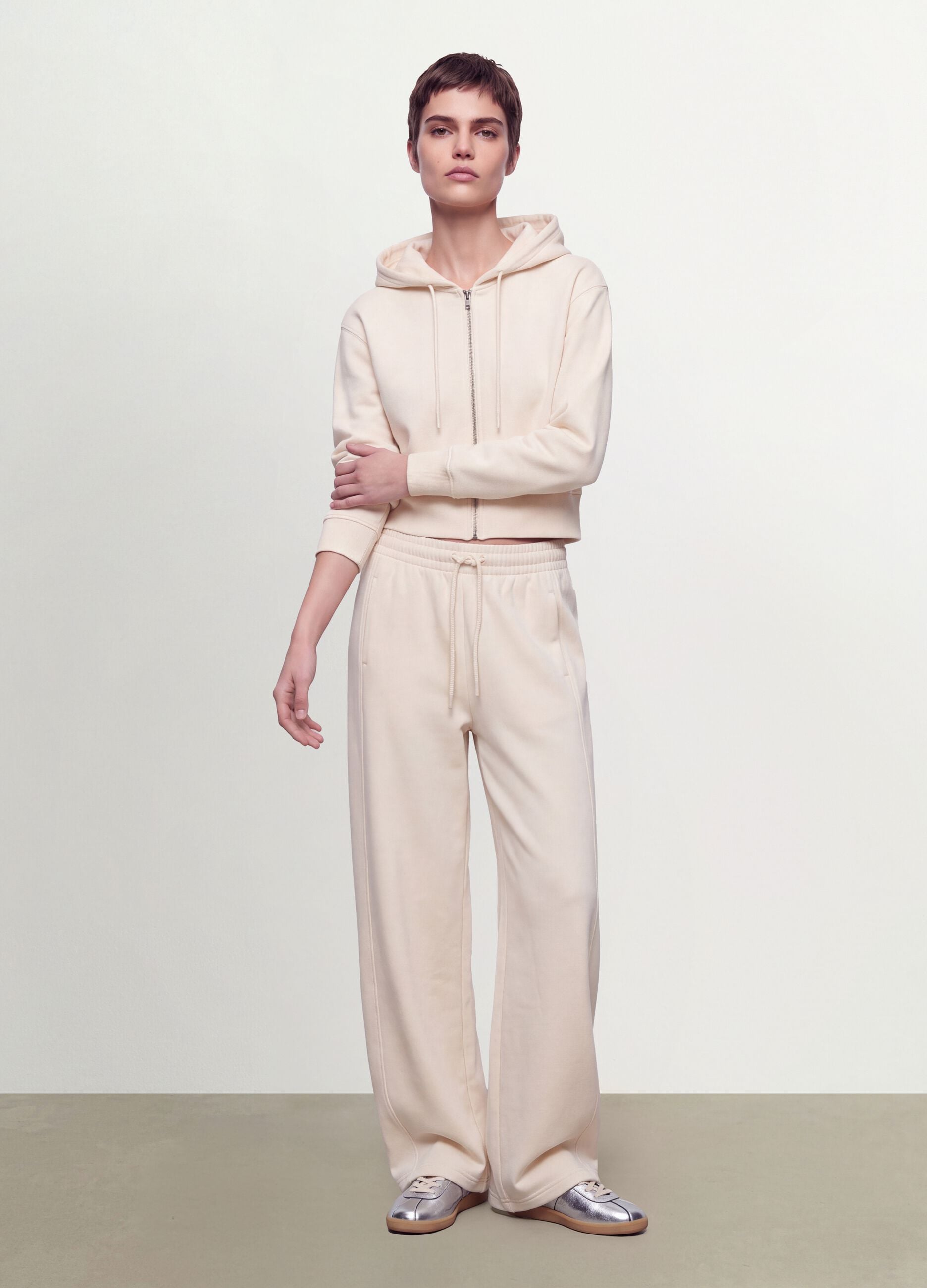 &Lambda;&epsilon;&upsilon;&kappa;ή &phi;ό&rho;&mu;&alpha; jogger &alpha;&pi;ό &mu;&epsilon;ί&gamma;&mu;&alpha; &beta;&alpha;&mu;&beta;&alpha;&kappa;&iota;&omicron;ύ, barrel fit