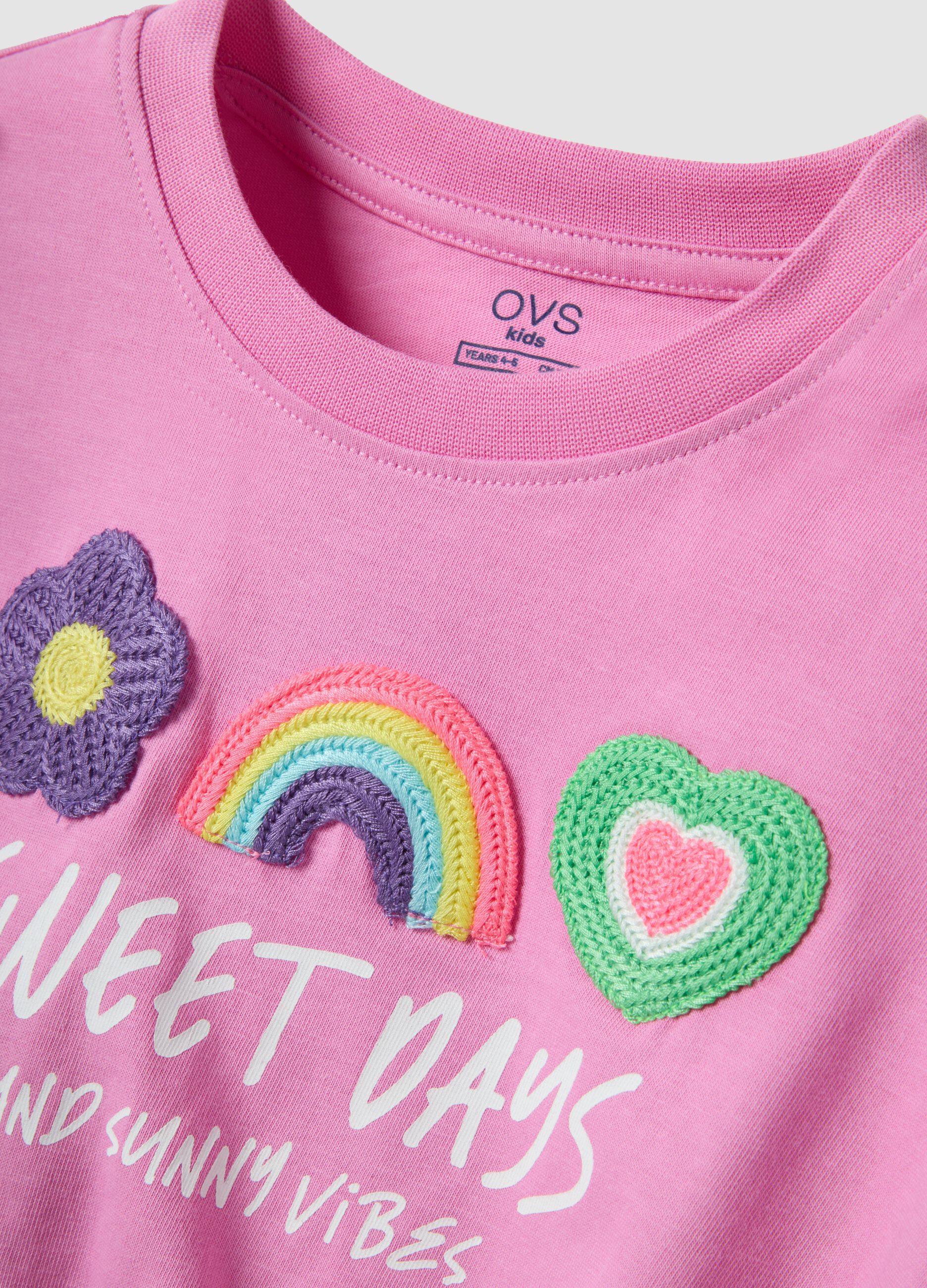 Pink pure cotton girls&rsquo; boxy-fit T-shirt with appliqu&eacute;s