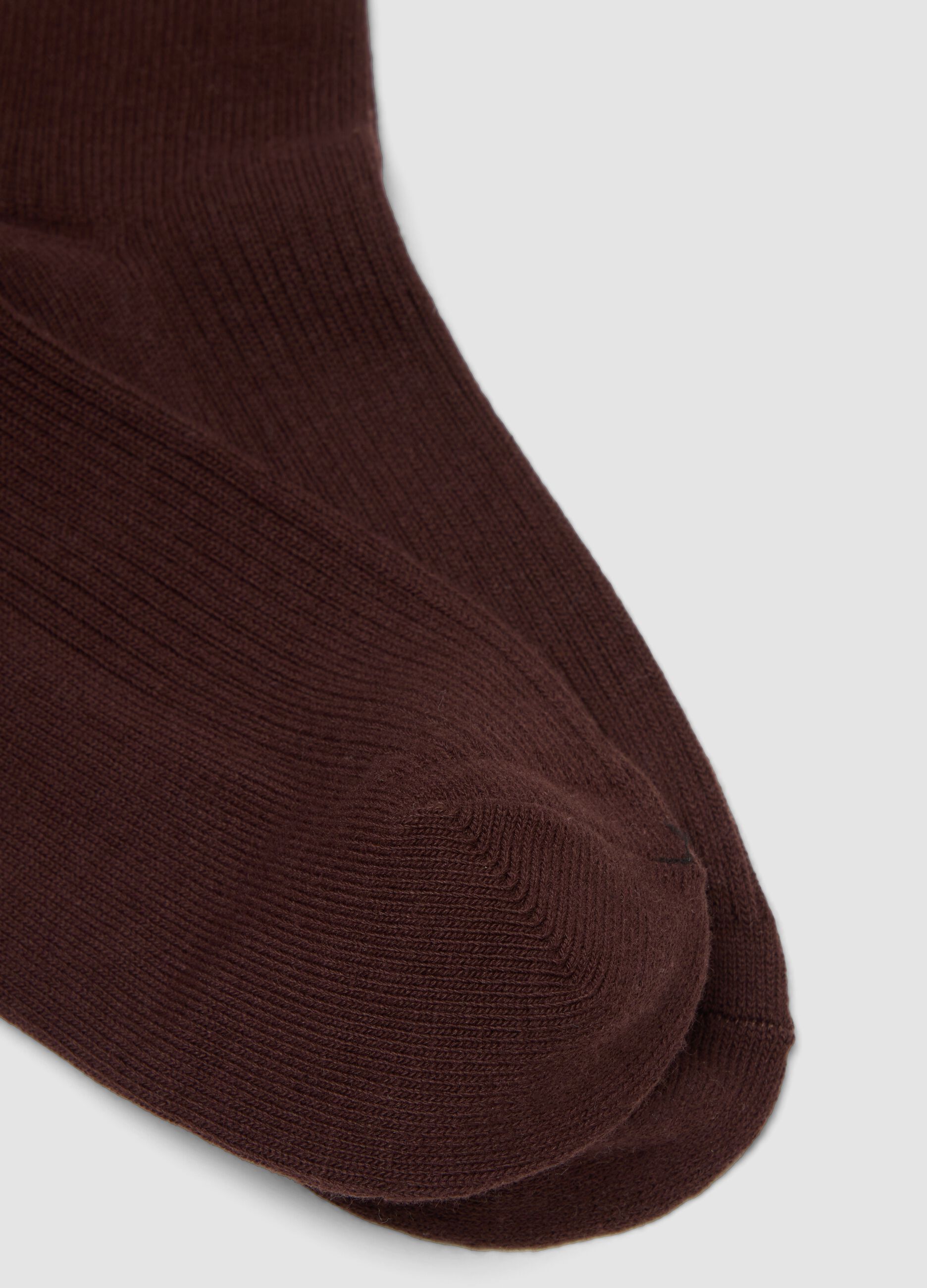 Braune Kn&ouml;chelsocken aus Stretch-Baumwolle