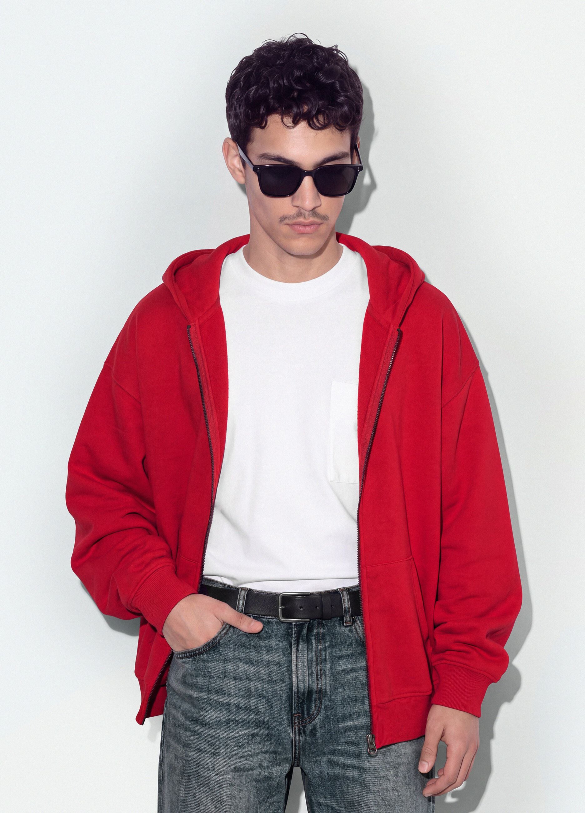 Red 100% cotton sweatshirt with oversized crew neck fit