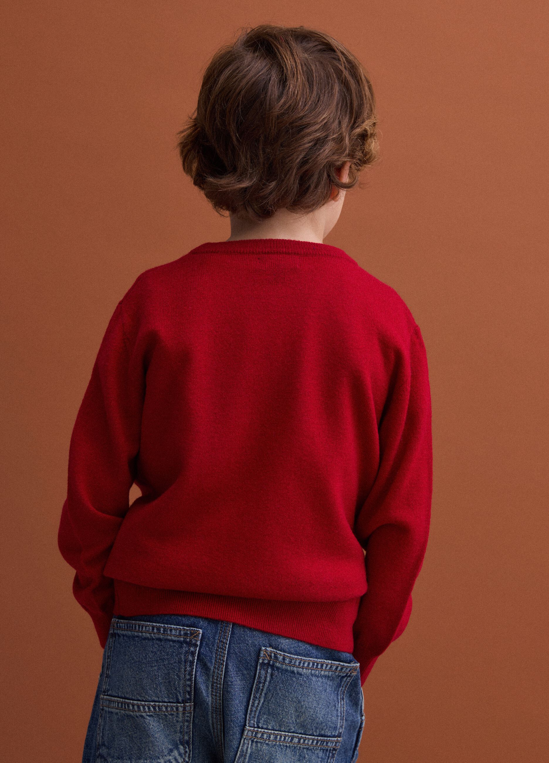 Pull rouge en pure laine &agrave; manches longues, coupe regular