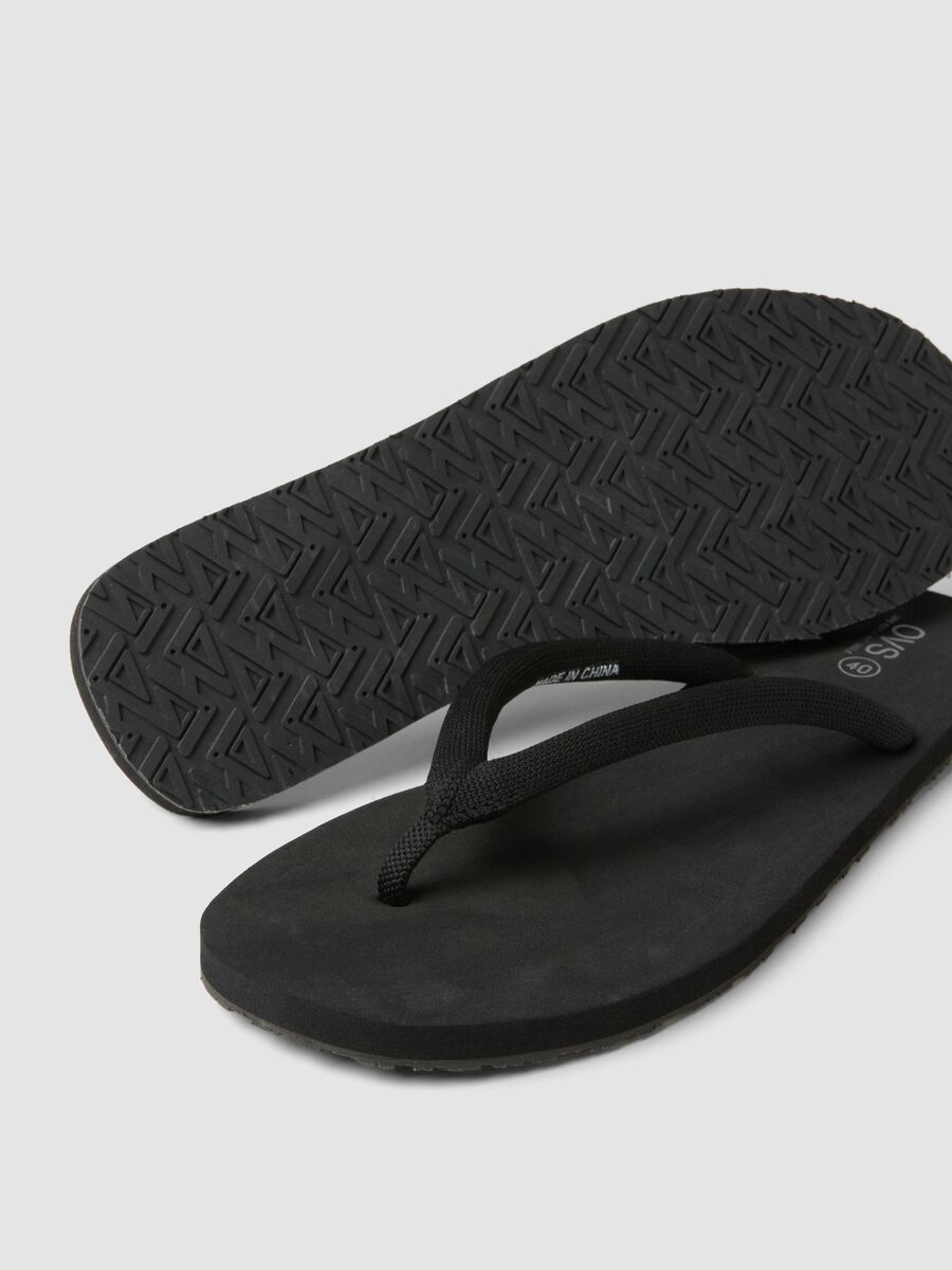 Chanclas negras con tiras anchas_2