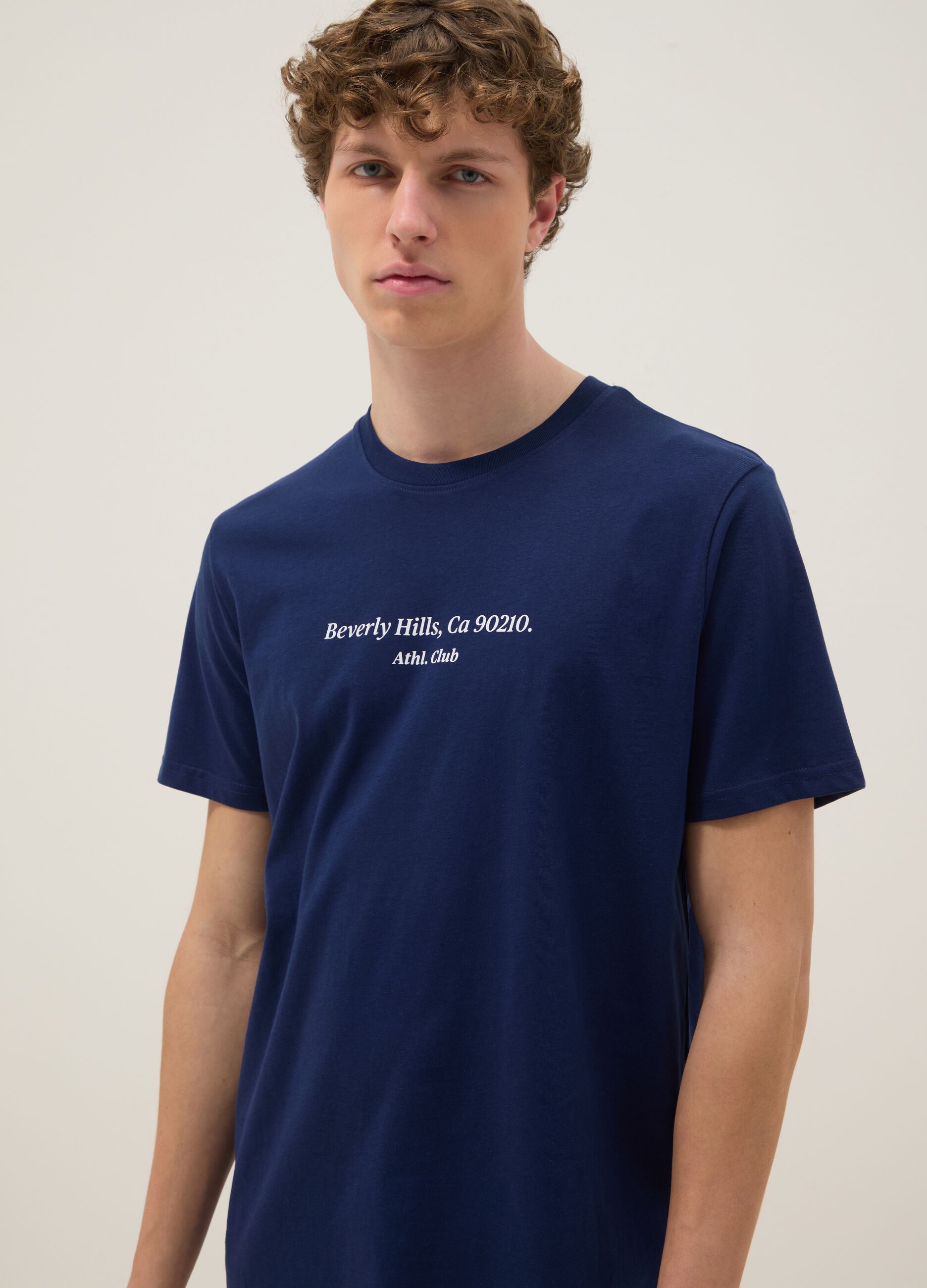Blaues T-Shirt mit Schriftzug aus reiner Baumwolle, Regular Fit