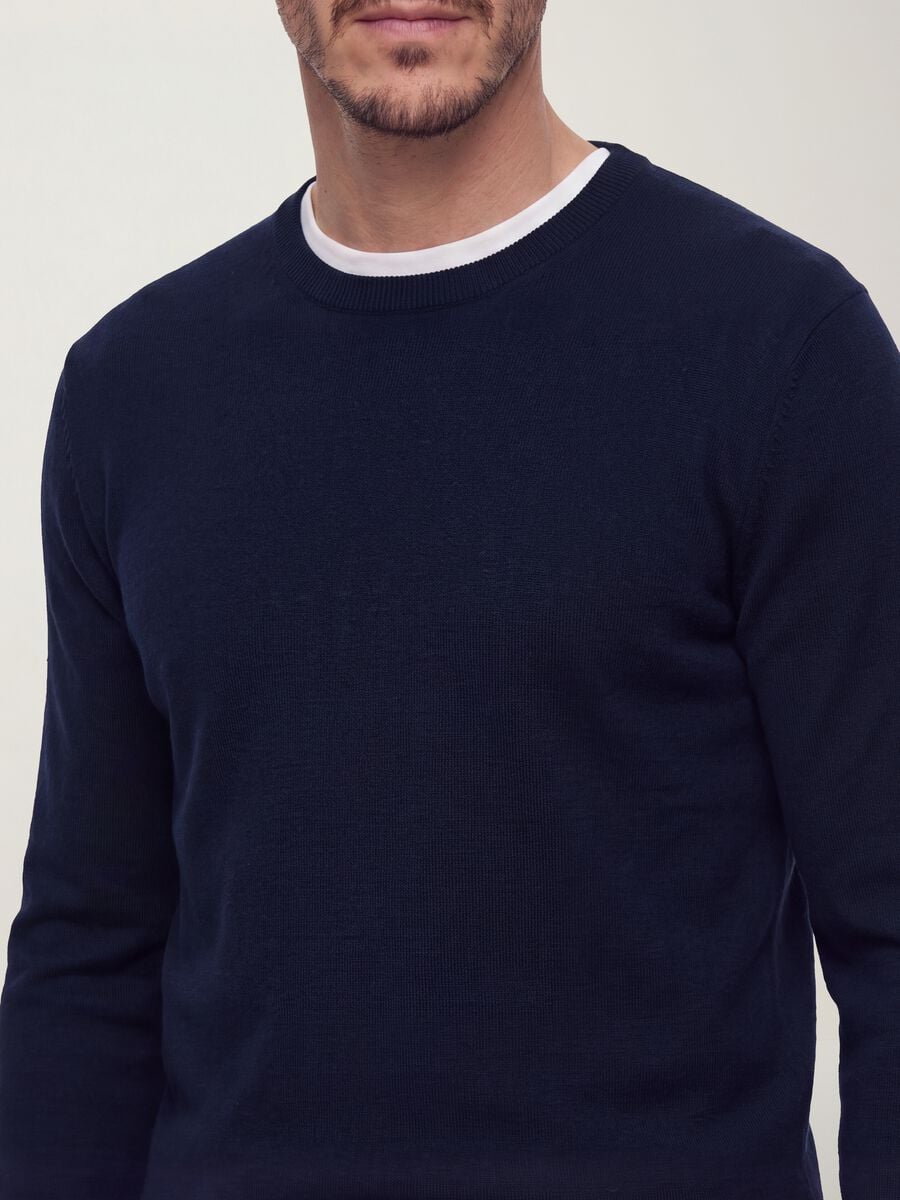 Navy crew-neck jumper in viscose blend, regular fit_2