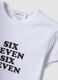 &Lambda;&epsilon;&upsilon;&kappa;ό &epsilon;&phi;&alpha;&rho;&mu;&omicron;&sigma;&tau;ό T-shirt &alpha;&pi;ό 100% &beta;&alpha;&mu;&beta;ά&kappa;&iota; &mu;&epsilon; &sigma;&tau;ά&mu;&pi;&alpha; Six Seven &mu;&pi;&rho;&omicron;&sigma;&tau;ά_6