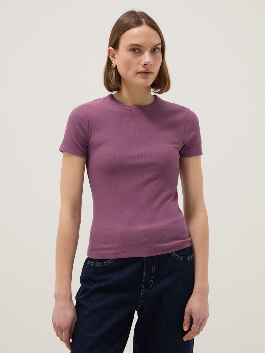 Violettfarbenes, figurbetontes T-Shirt aus Stretch-Baumwolle mit kurzen &Auml;rmeln_3