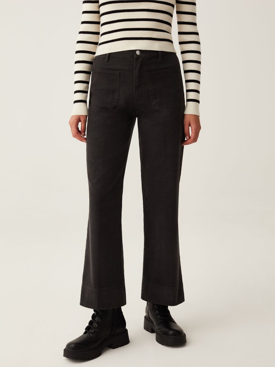Flare-fit cropped trousers in corduroy_1