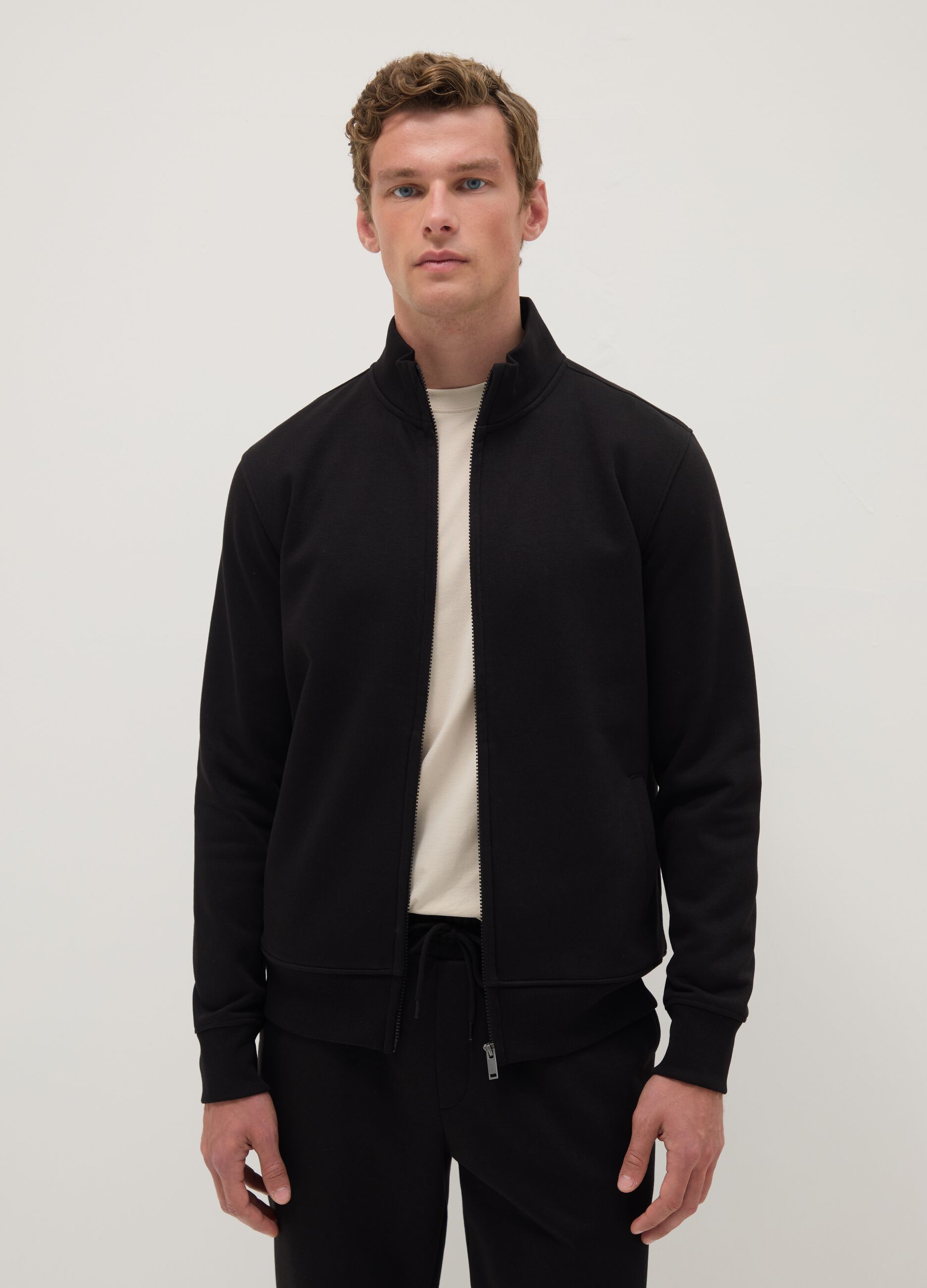 Black cotton-blend regular fit hoodie with full zip