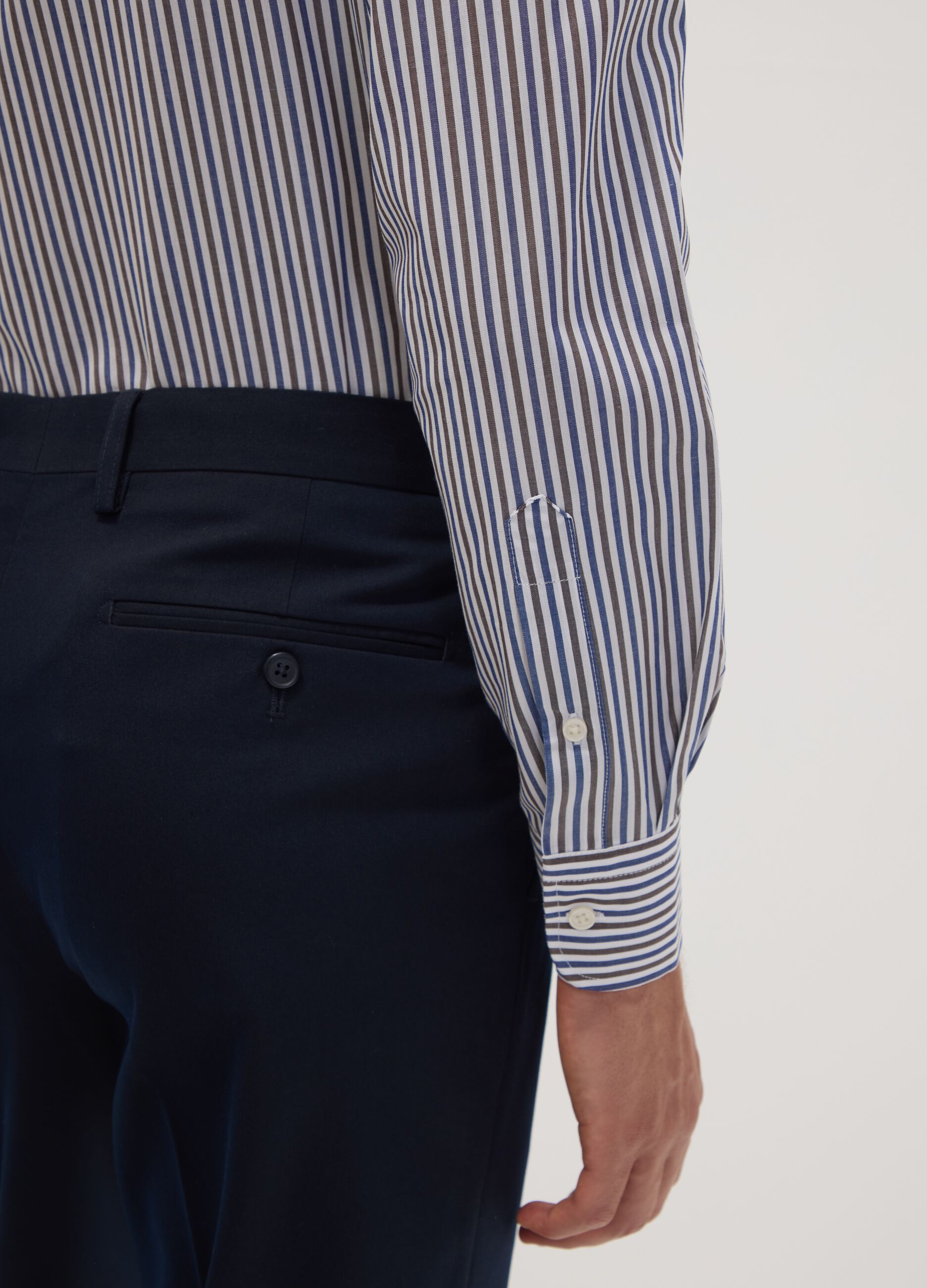 White striped cotton-blend shirt with easy-iron button-down collar