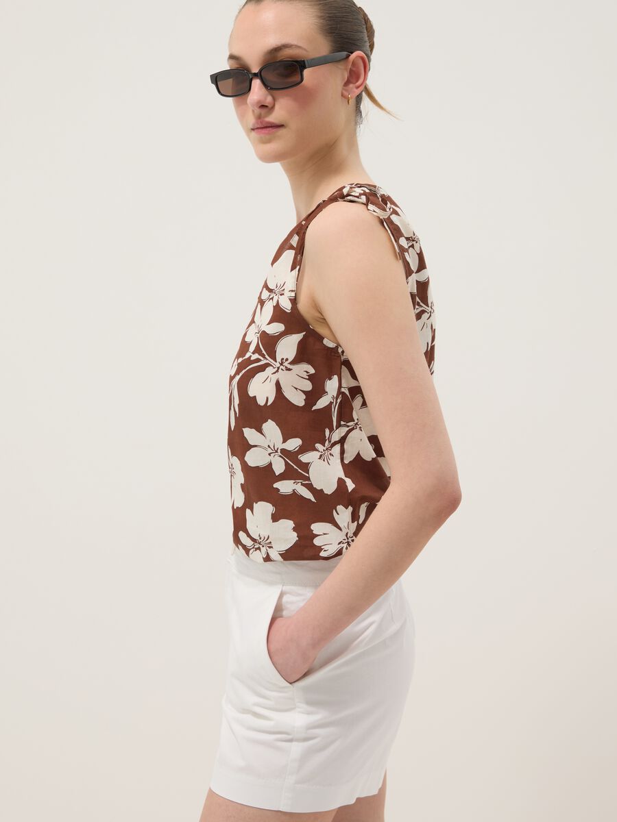 White chino shorts in pure cotton_0