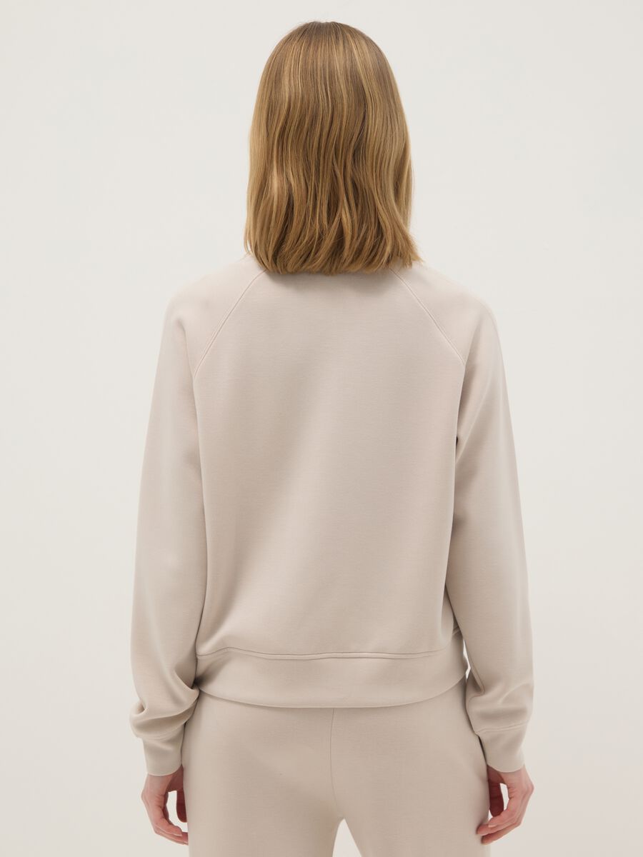 Sweatshirt regular fit em mistura de modal beige com meia ziper_2