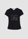 Camiseta negra entallada de algod&oacute;n el&aacute;stico con aplicaciones de strass_0